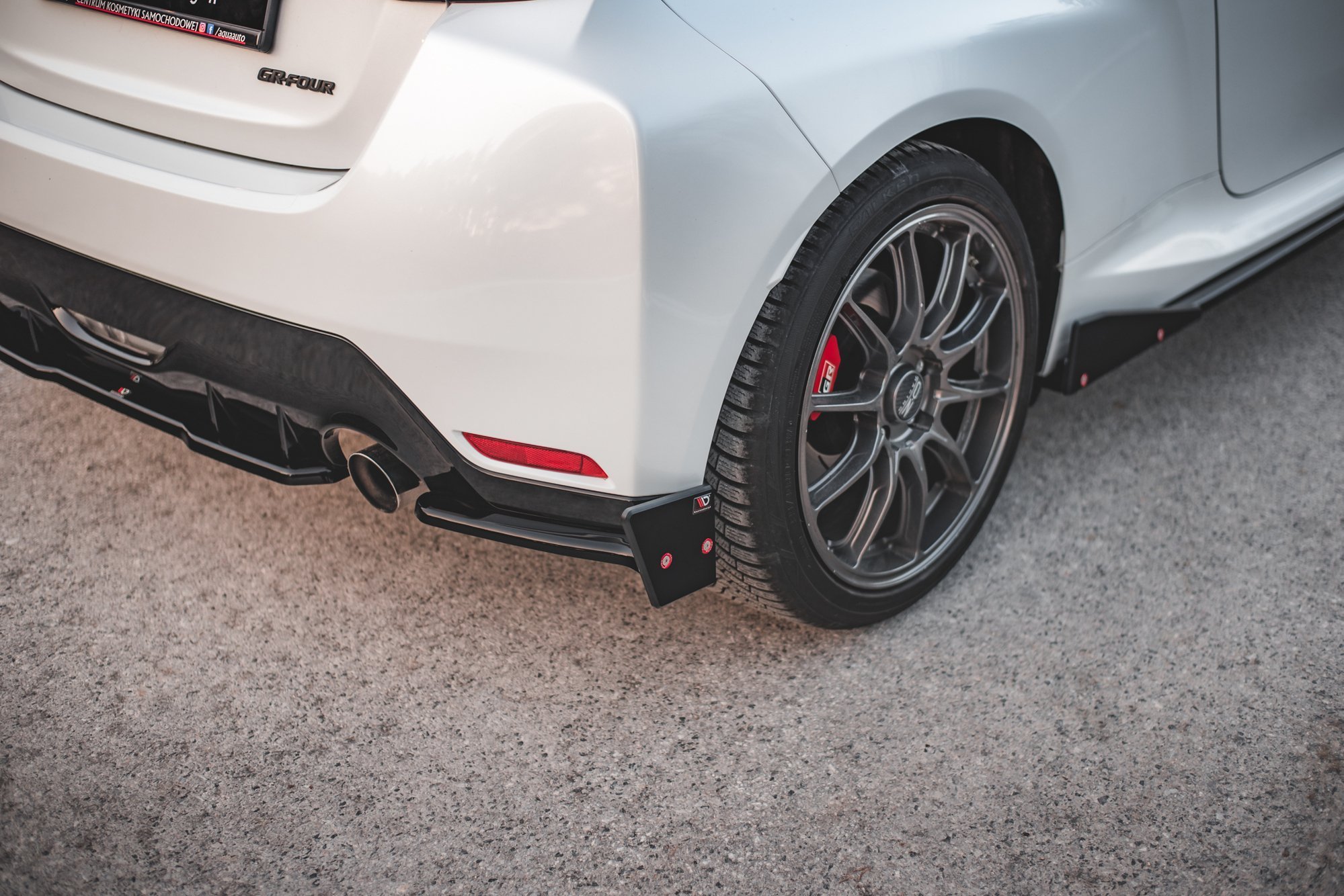 Street+ Heck Ansatz Diffusor + Flaps V.2 passend für Toyota GR Yaris Mk4 schwarz matt