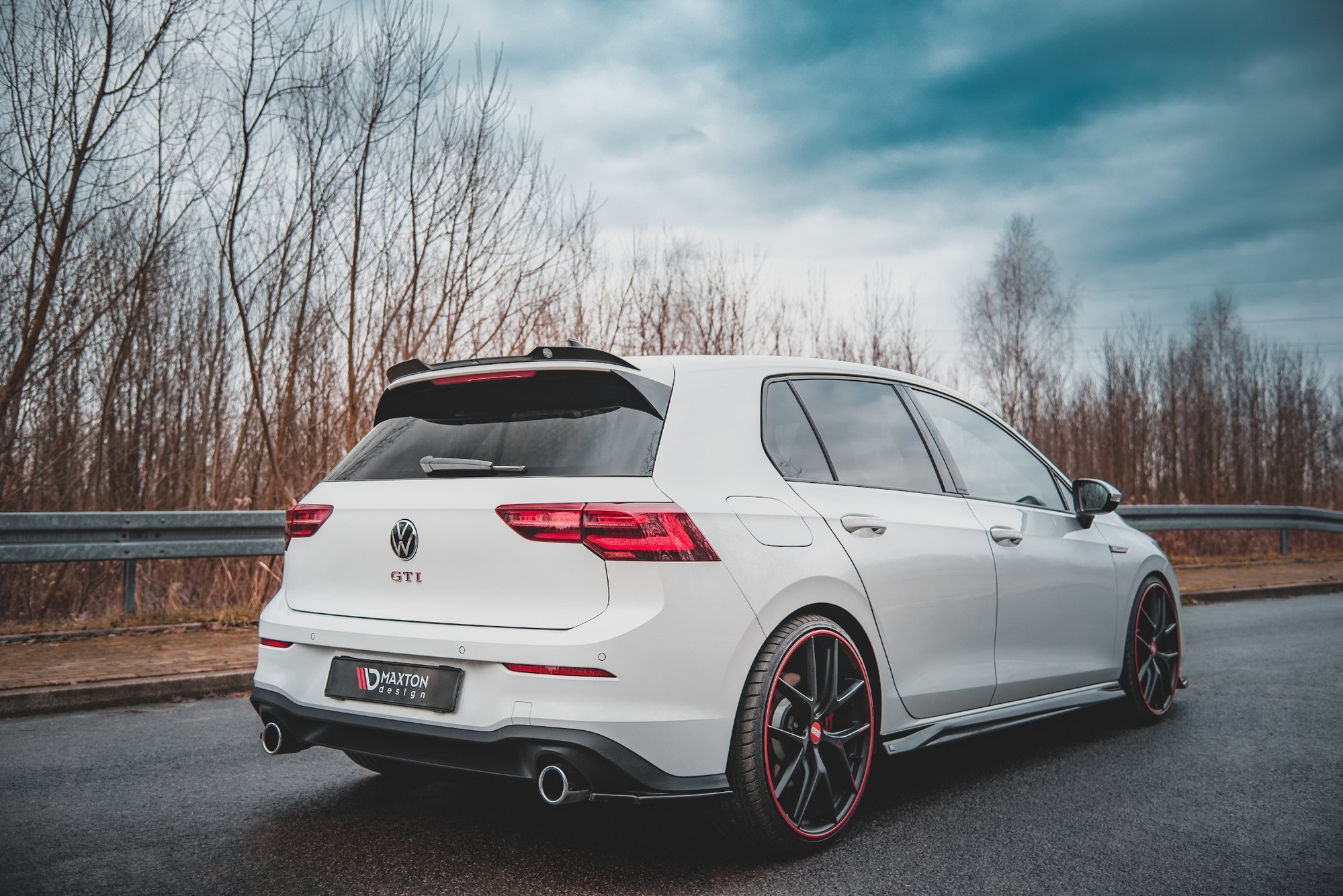 Heck Spoiler Aufsatz Abrisskante V.2 passend für VW Golf GTI / GTE / GTD / R-Line / R Mk8 schwarz Hochglanz