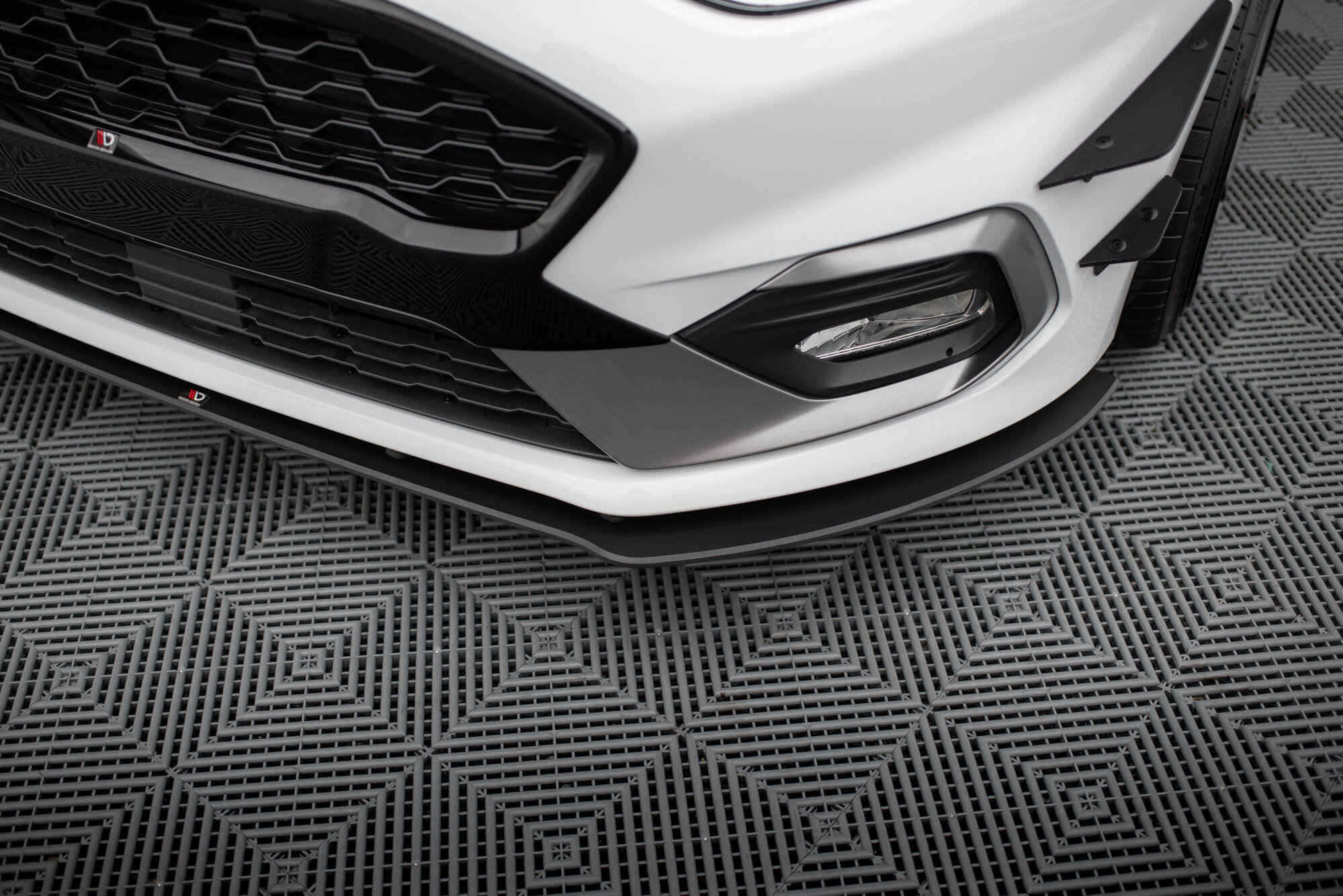Street Pro Front Ansatz für für Ford Fiesta Mk8 ST / ST-Line
