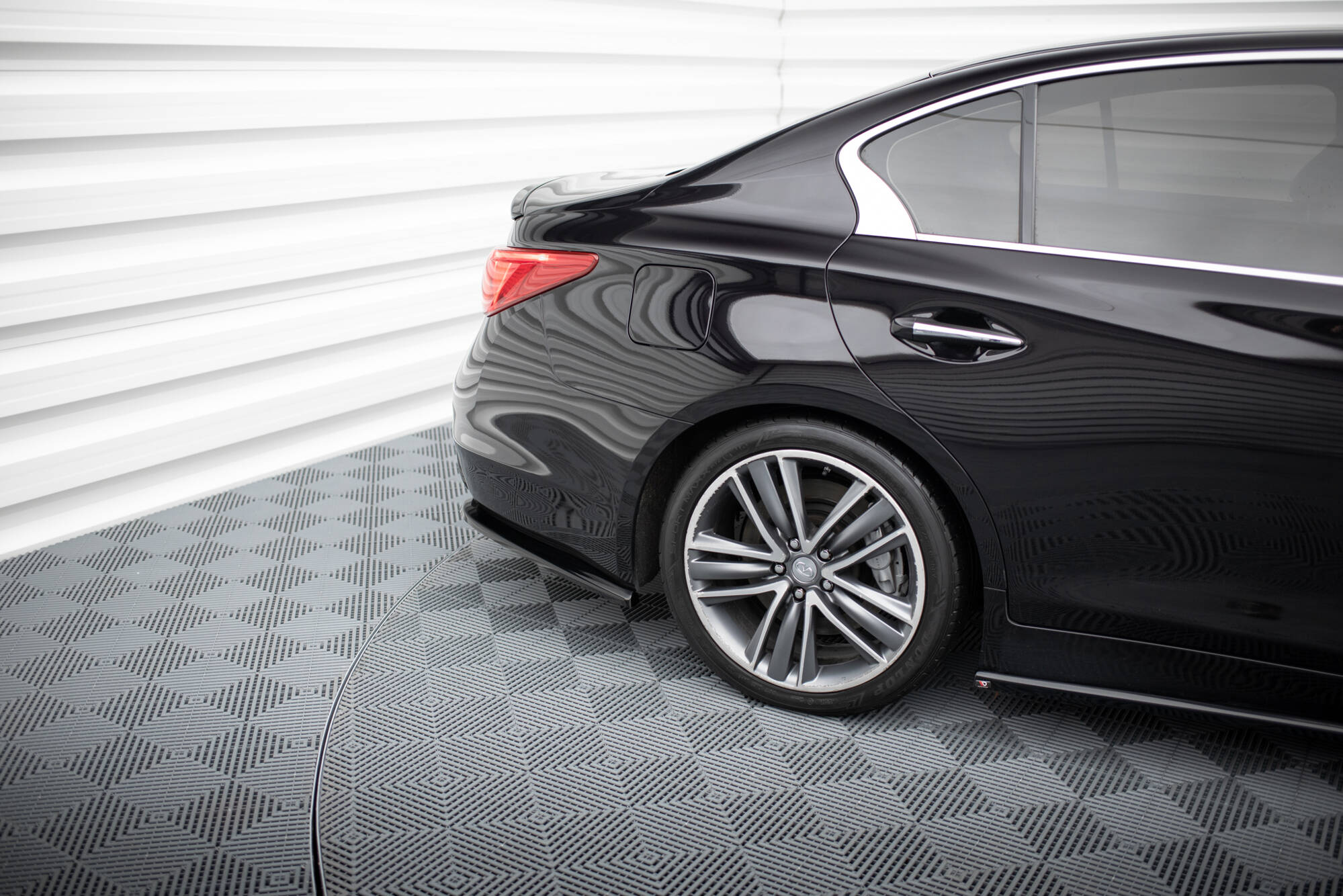 Diffusor Flaps V.2 passend für Infiniti Q50 S Mk1 schwarz Hochglanz