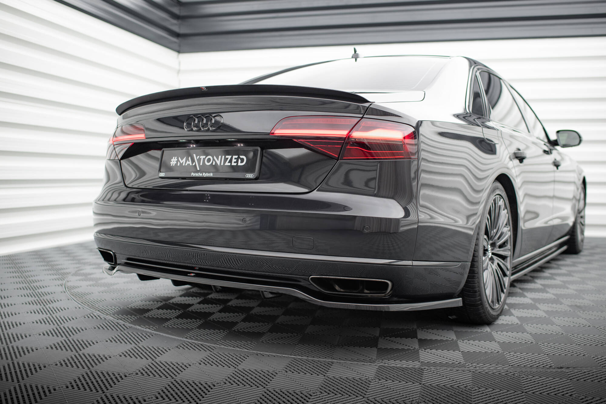 Spoiler CAP für Audi A8 D4 schwarz Hochglanz