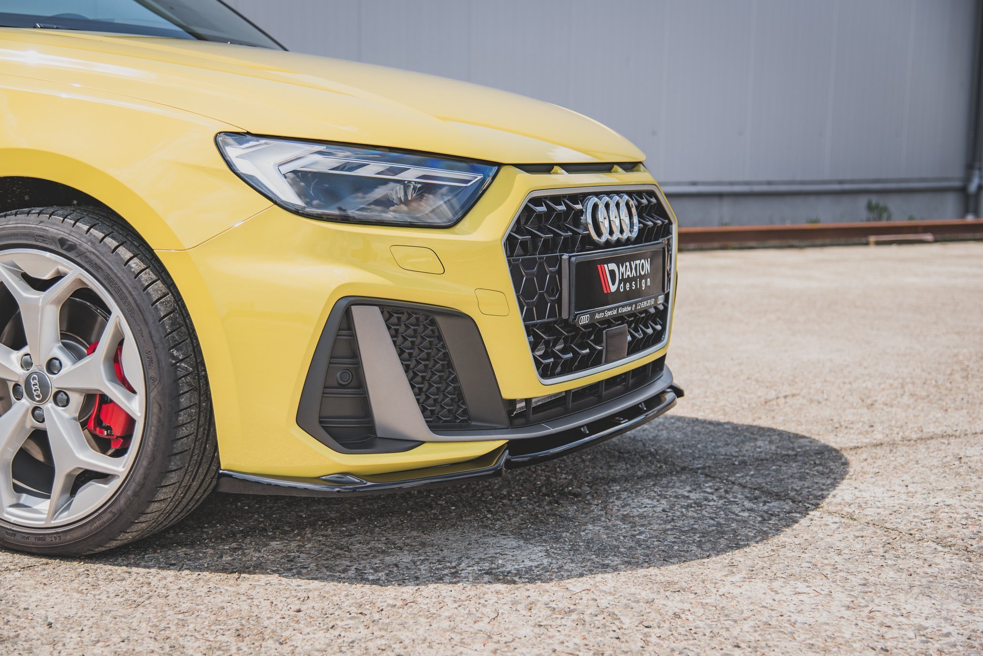 Front Ansatz V.3 für Audi A1 S-Line GB schwarz Hochglanz