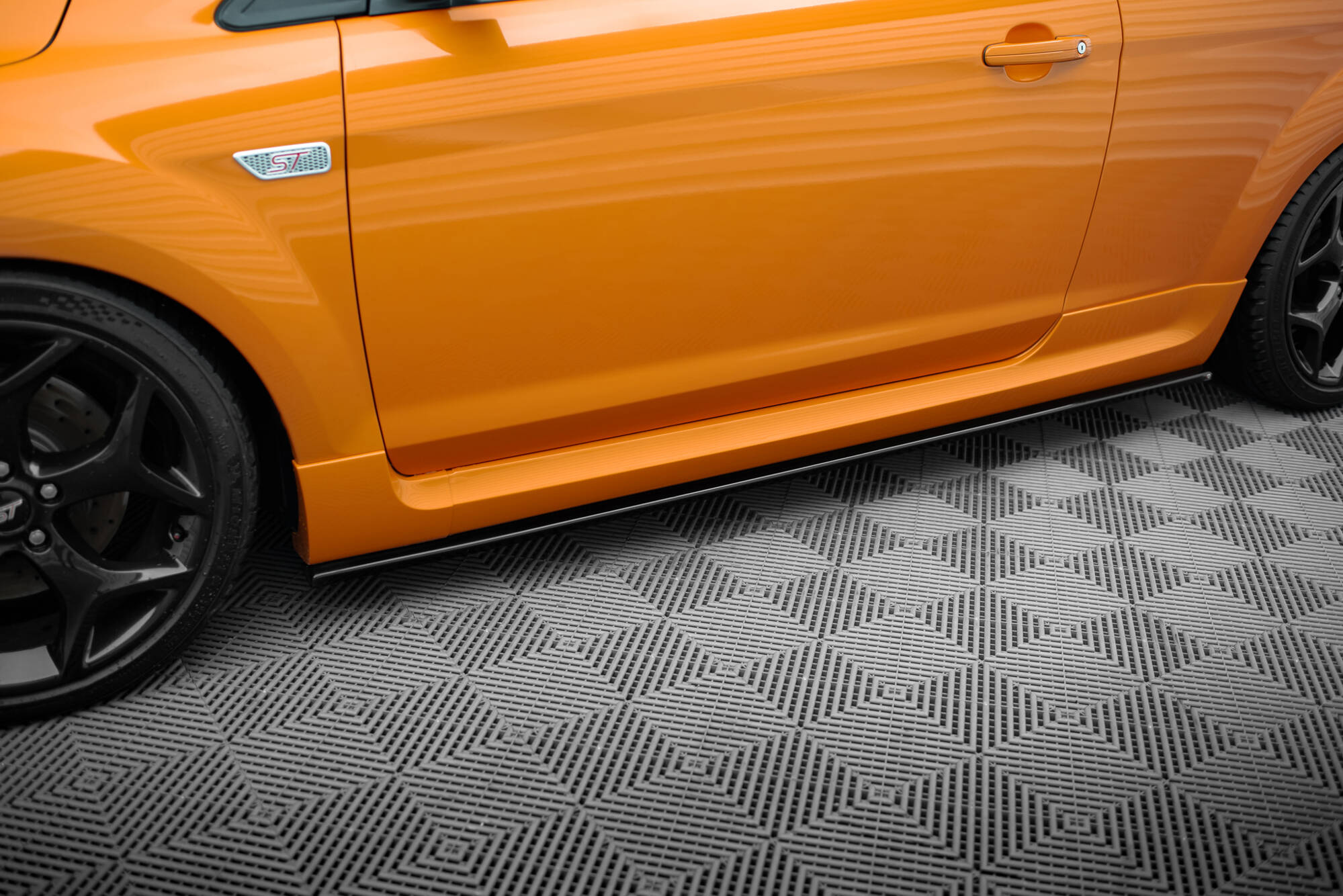 Street+ Seitenschweller Leisten passend für Ford Focus ST Mk2 FL schwarz Hochglanz
