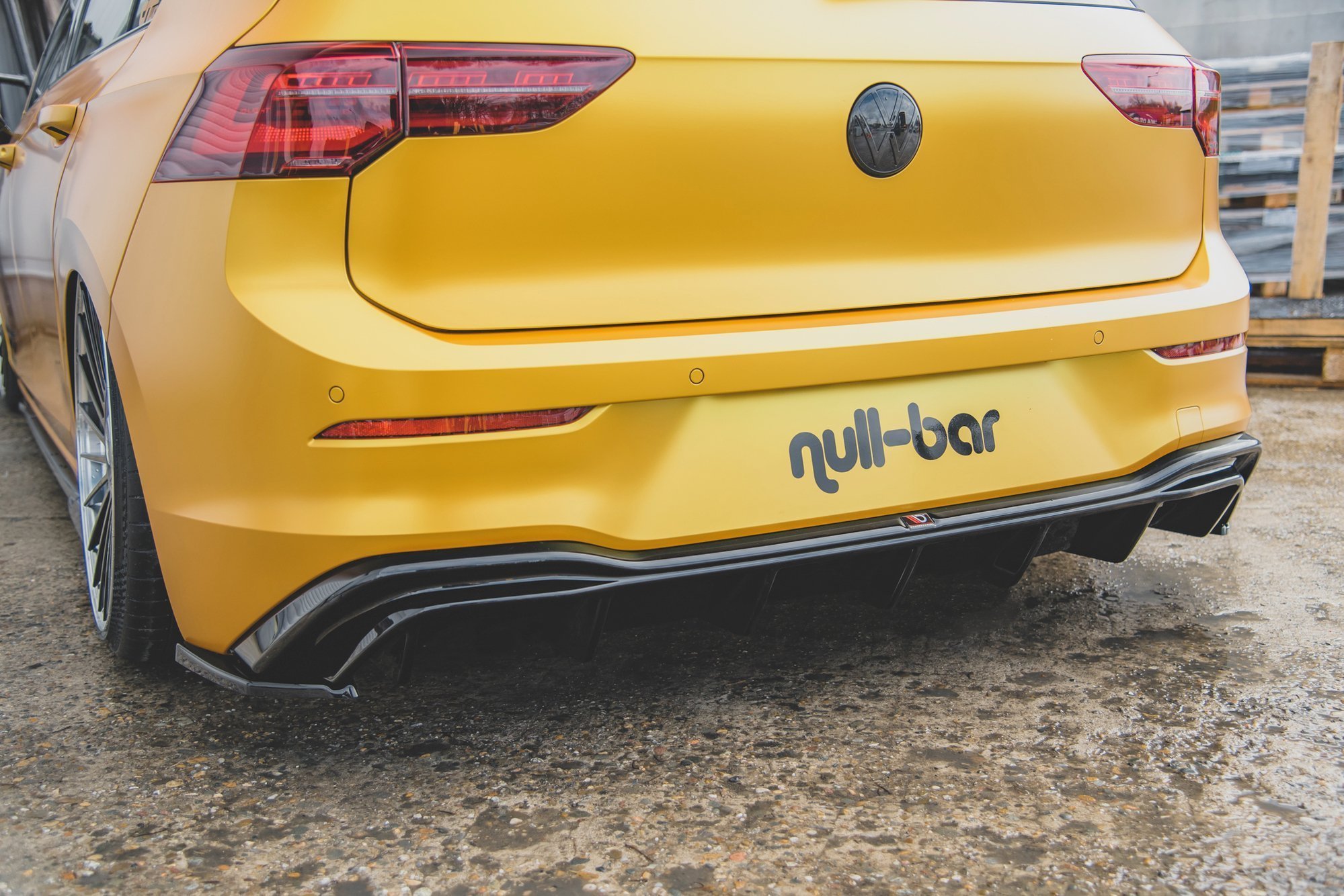 Heck Ansatz Flaps Diffusor für VW Golf Mk8 Facelift schwarz Hochglanz