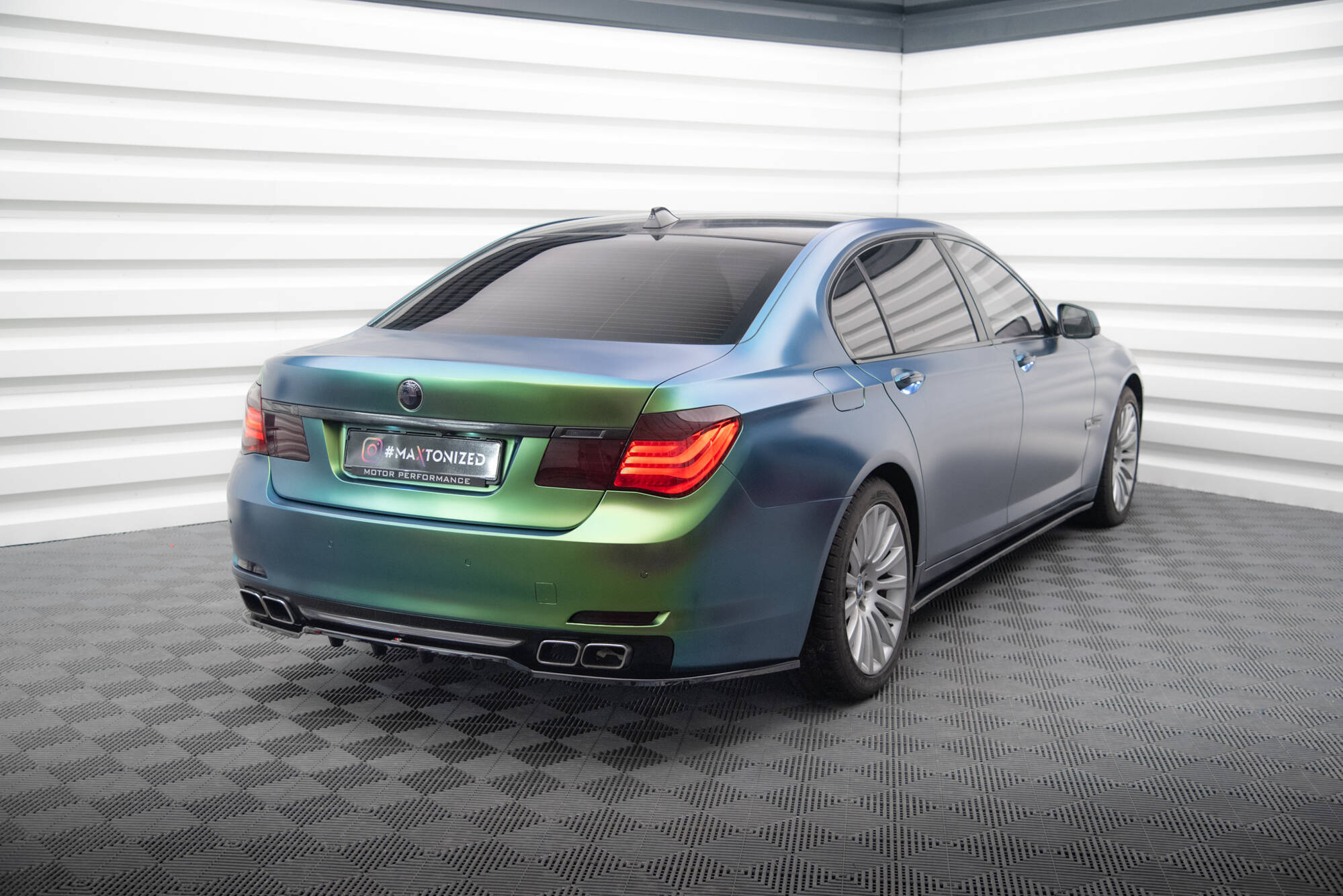 Street+ Mittlerer Diffusor RACE Heck Ansatz passend für BMW 7 F01 schwarz Hochglanz