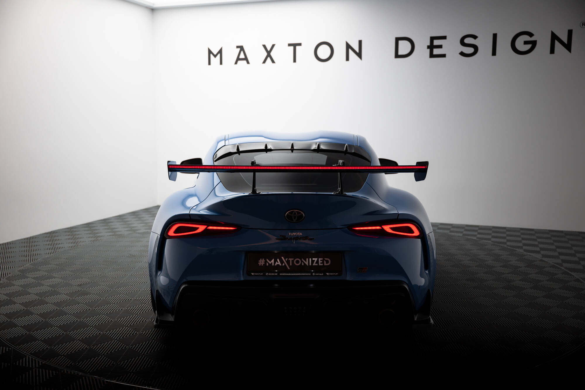 Carbon Heck Spoiler Heckflügel mit Schwan Halterung + LED passend für Toyota Supra Mk5
