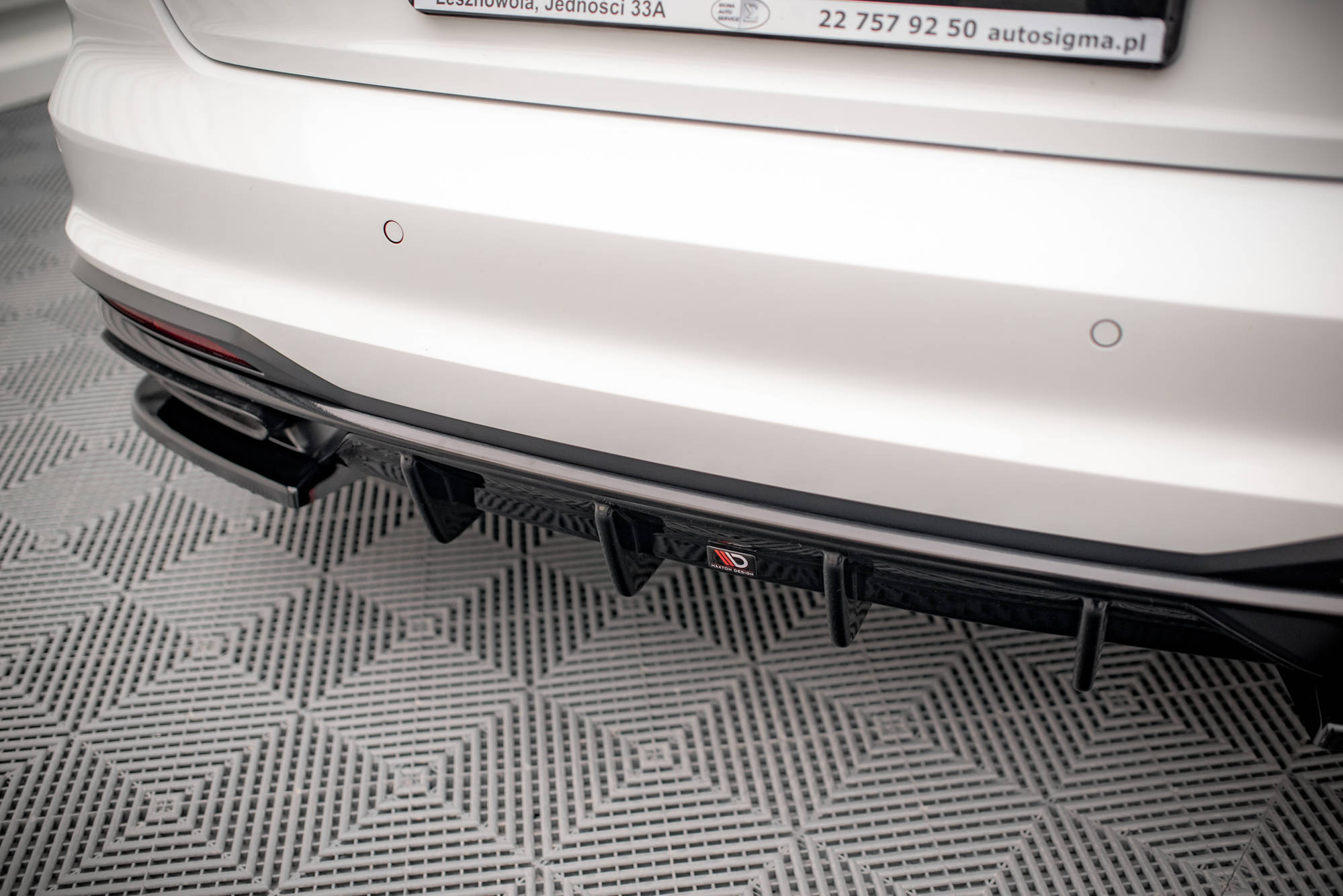 Street+ Heck Ansatz Diffusor passend für Audi A4 B9 FL schwarz Hochglanz