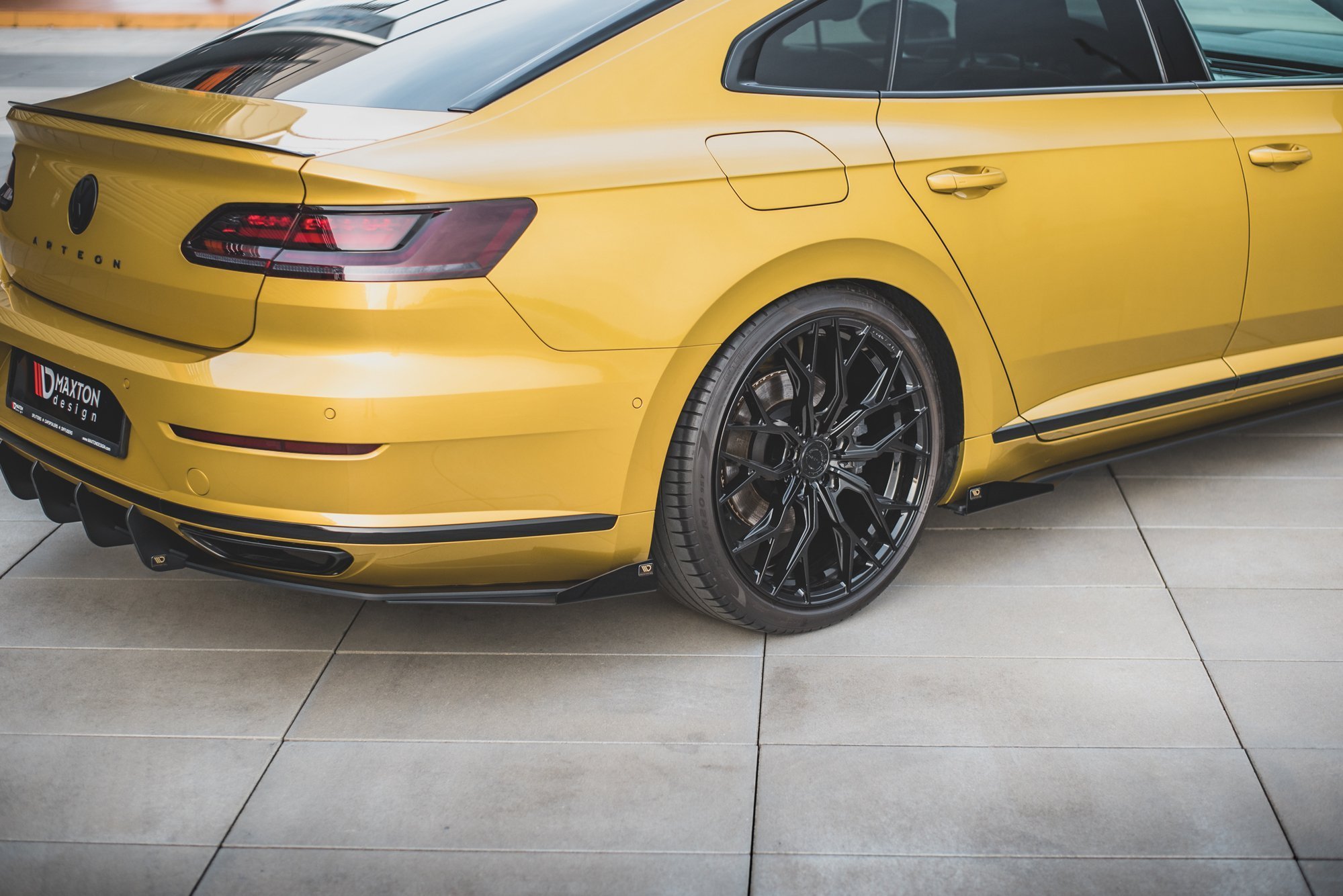 Street Pro Heck Ansatz Diffusor passend für VW Arteon R-Line rot+ Hochglanz Flaps