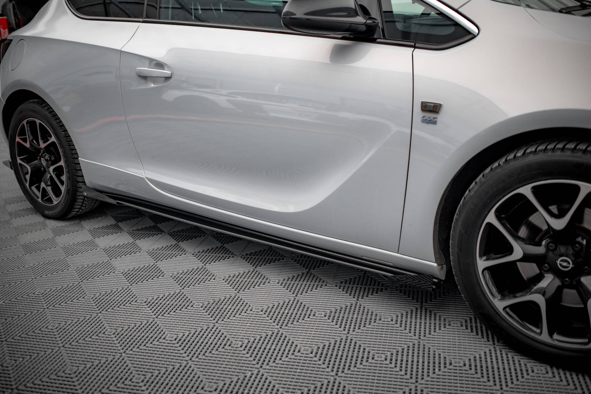 Street Pro Seitenschweller Leisten passend für Opel Astra GTC OPC-Line J rot+ Hochglanz Flaps