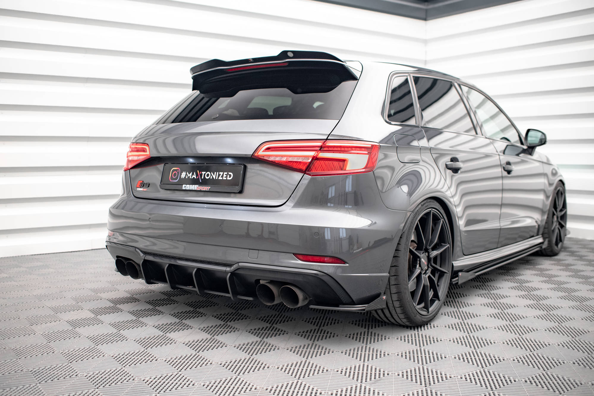 Heck Spoiler Aufsatz Abrisskante passend für Audi S3 / A3 S-Line Sportback 8V schwarz Hochglanz