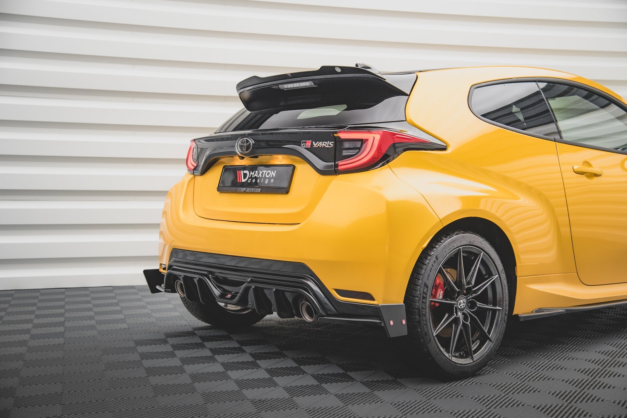 Street+ Heck Ansatz Diffusor + Flaps V.4 passend für Toyota GR Yaris Mk4 Carbon Look