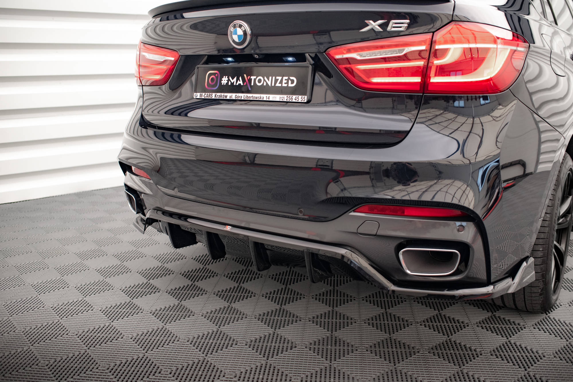 Street+ Mittlerer Diffusor RACE Heck Ansatz passend für BMW X6 M-Paket F16 schwarz Hochglanz