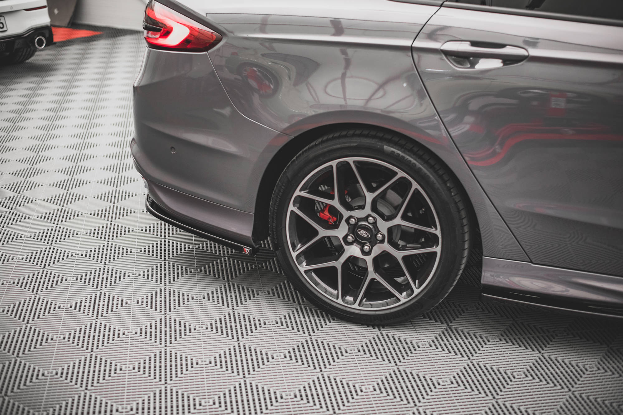 Street+ Heck Ansatz Flaps V.1 passend für Ford Mondeo ST-Line Mk5 FL schwarz Hochglanz