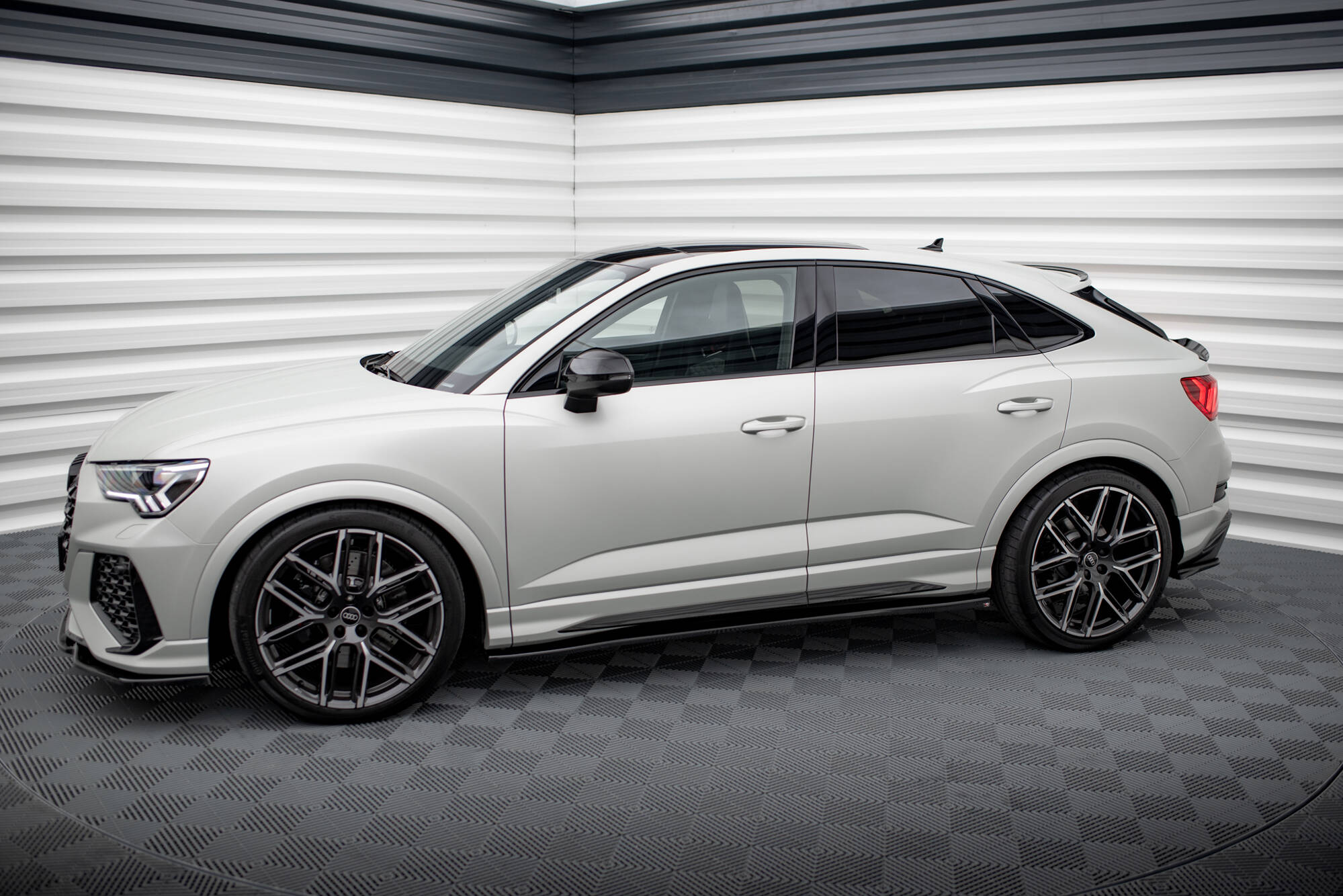 Street+ Seitenschweller Leisten V.2 passend für Audi Q3 S-Line / RSQ3 Sportback / SUV F3 schwarz Hochglanz