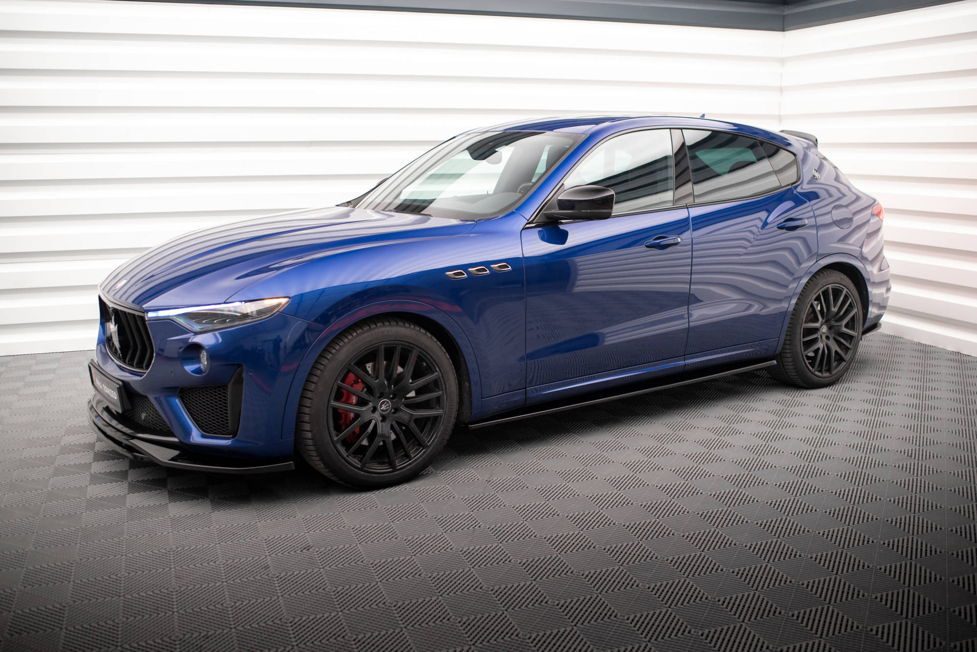 Seitenschweller Ansatz Paar passend für Maserati Levante GTS / Trofeo Mk1 schwarz Hochglanz