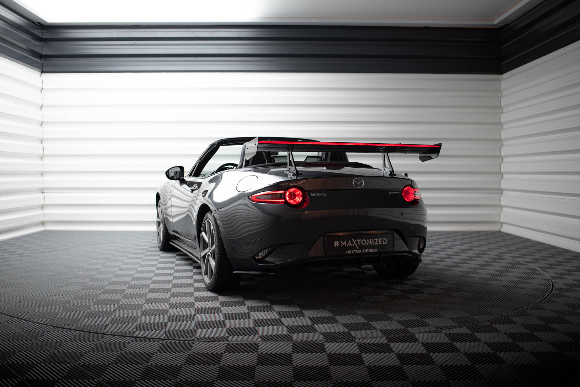 Carbon Heck Spoiler Heckflügel mit Schwan Halterung + LED passend für Mazda MX-5 ND Mk4
