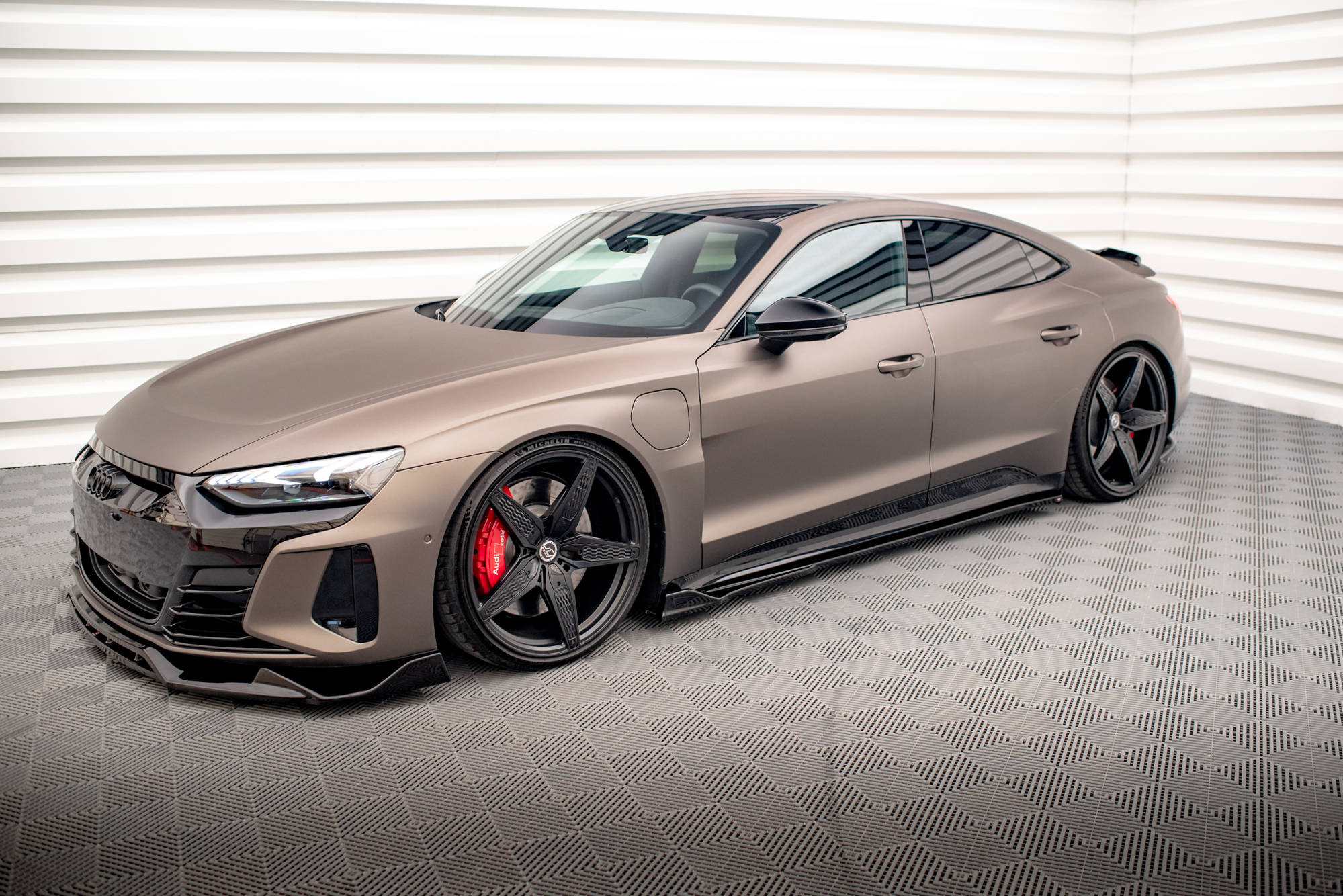 Street+ Seitenschweller Leisten V.2 passend für Audi e-Tron GT / RS GT Mk1 schwarz Hochglanz