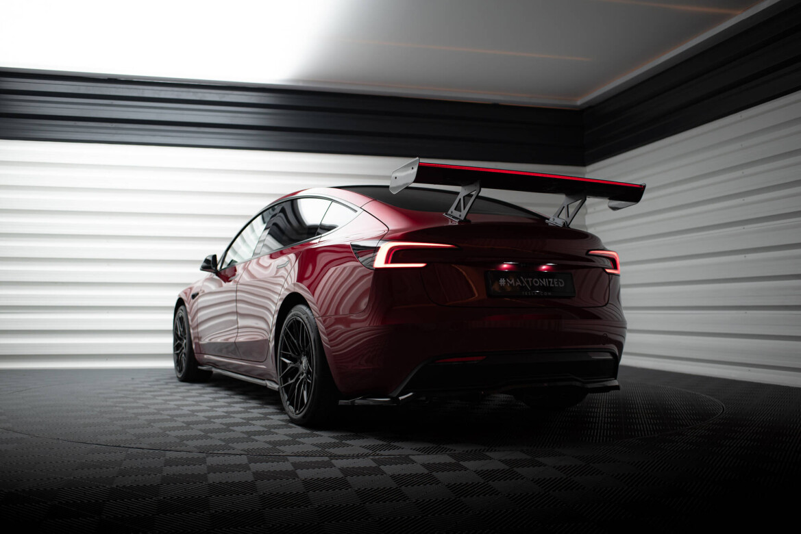 Carbon Heckspoiler Heckflügel + LED passend für Tesla Model 3