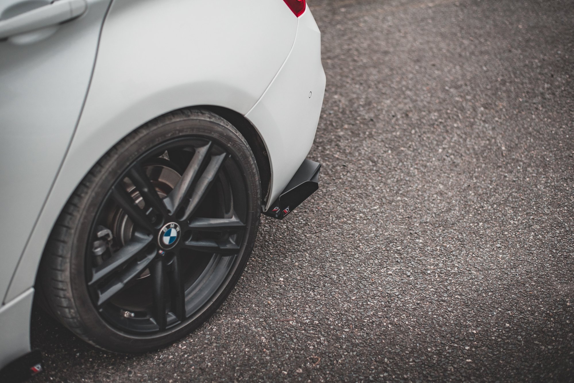 Street Pro Heck Ansatz Flaps V.3 passend für BMW 1er M140i schwarz Hochglanz