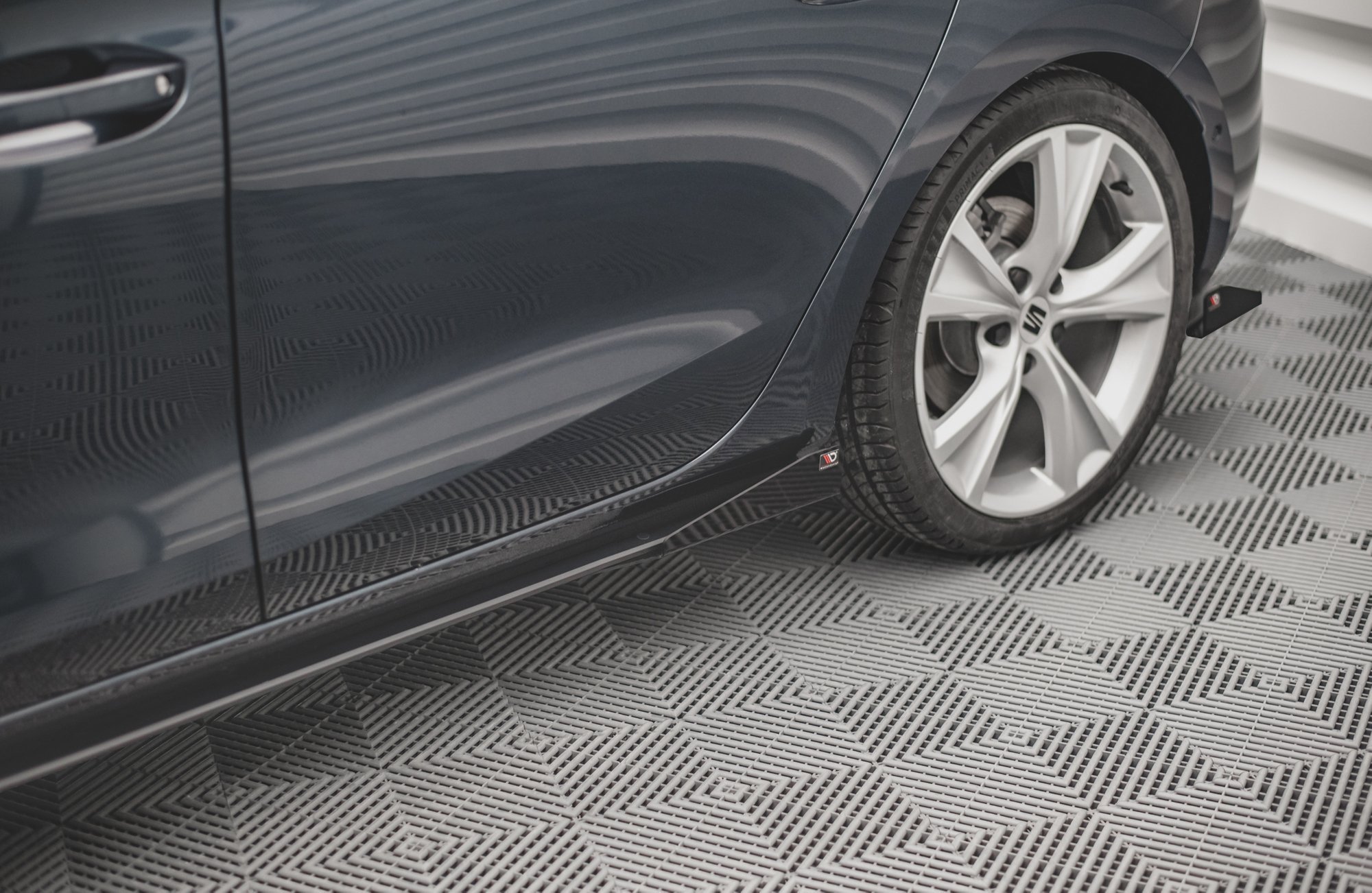 Seitenschweller Flaps passend für Seat Leon FR Mk4 schwarz Hochglanz