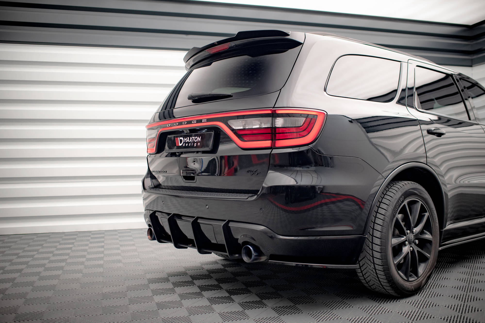 Street Pro Heckschürze Heck Ansatz Diffusor V.2 passend für Dodge Durango RT Mk3 schwarz-rot