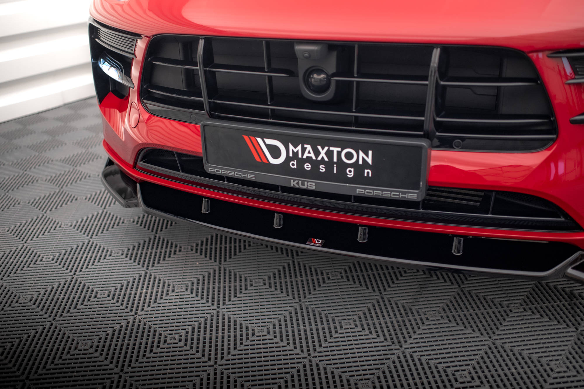 Street+ Spoilerlippe Front Ansatz V.1 passend für Porsche Macan GTS / Sport Design Mk1 FL schwarz Hochglanz