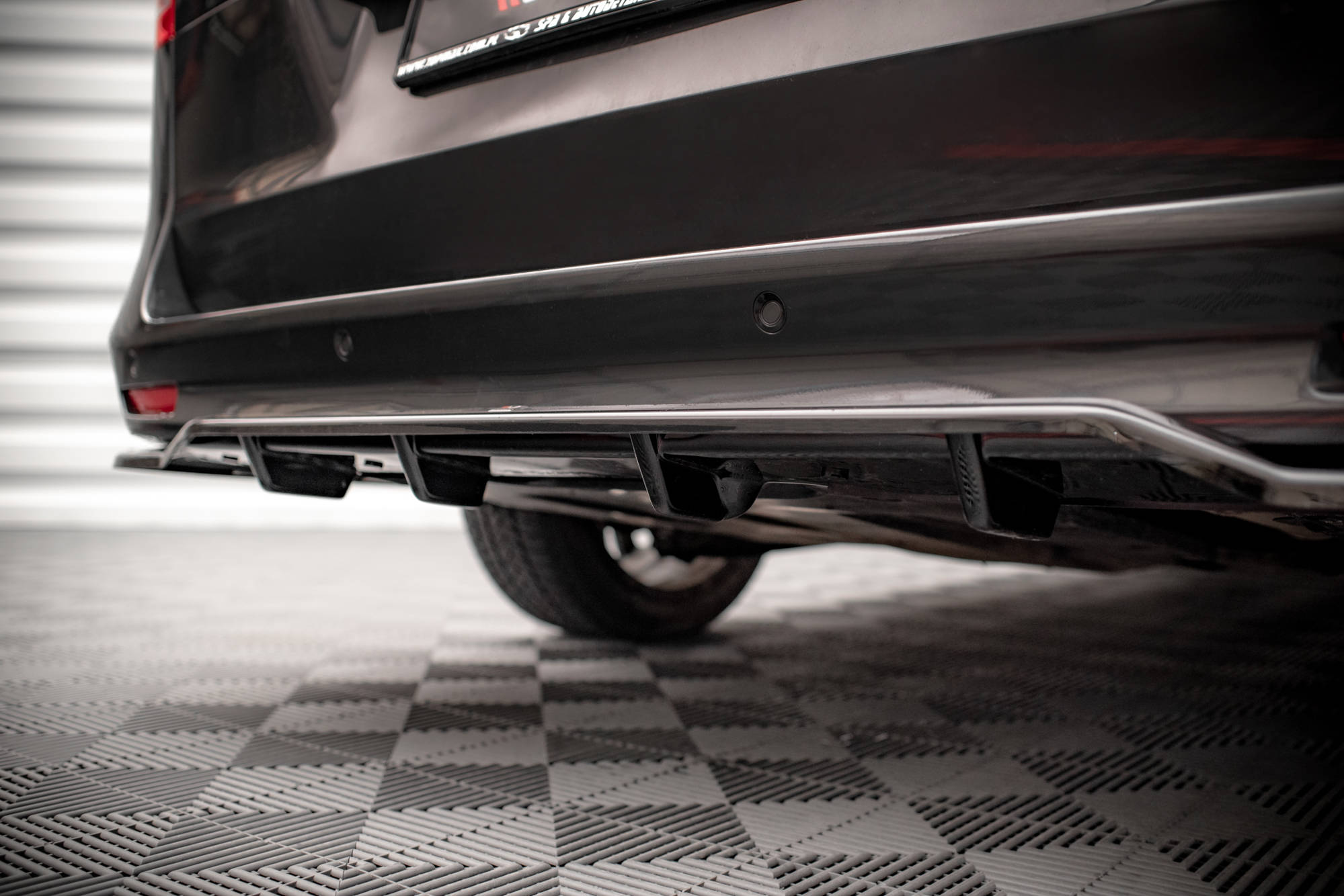 Street+ Mittlerer Diffusor RACE Heck Ansatz passend für Mercedes V-Klasse AMG-Line W447 FL schwarz Hochglanz