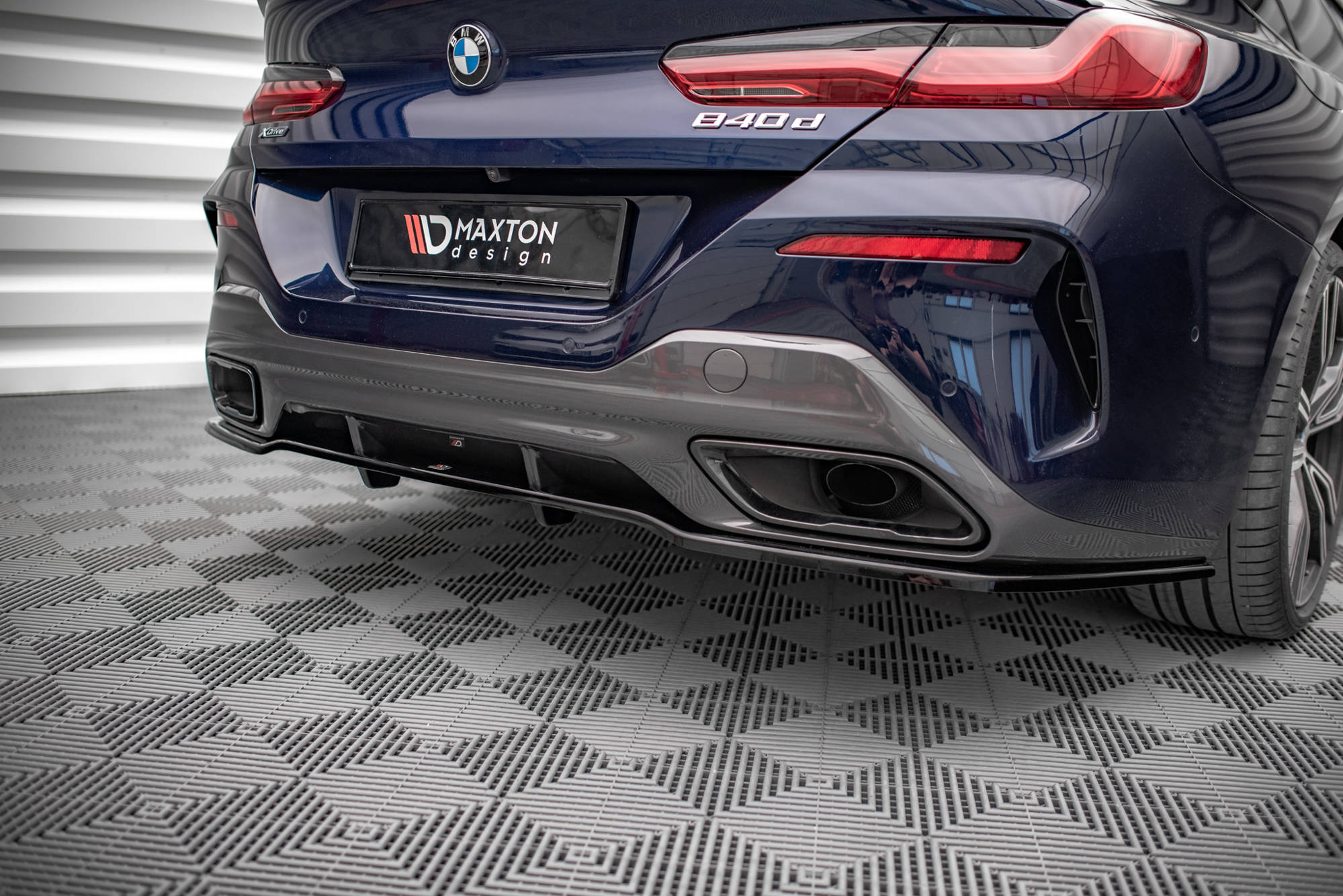 Street+ Mittlerer Diffusor RACE Heck Ansatz passend für BMW 8 Gran Coupe M-Paket G16 schwarz Hochglanz