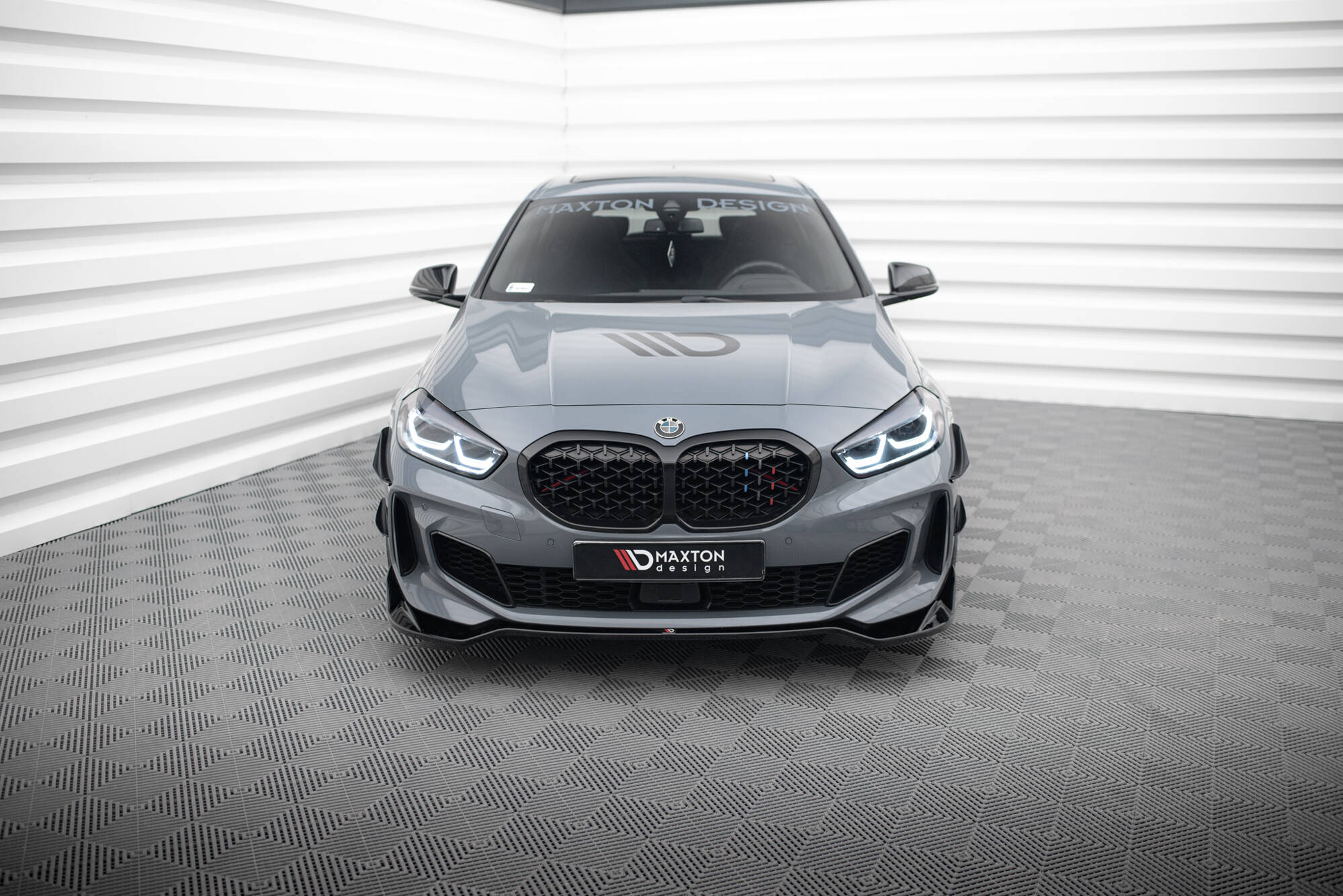 Front Ansatz V.5 für BMW 1er M-Paket / M135i / 128ti F40 schwarz Hochglanz