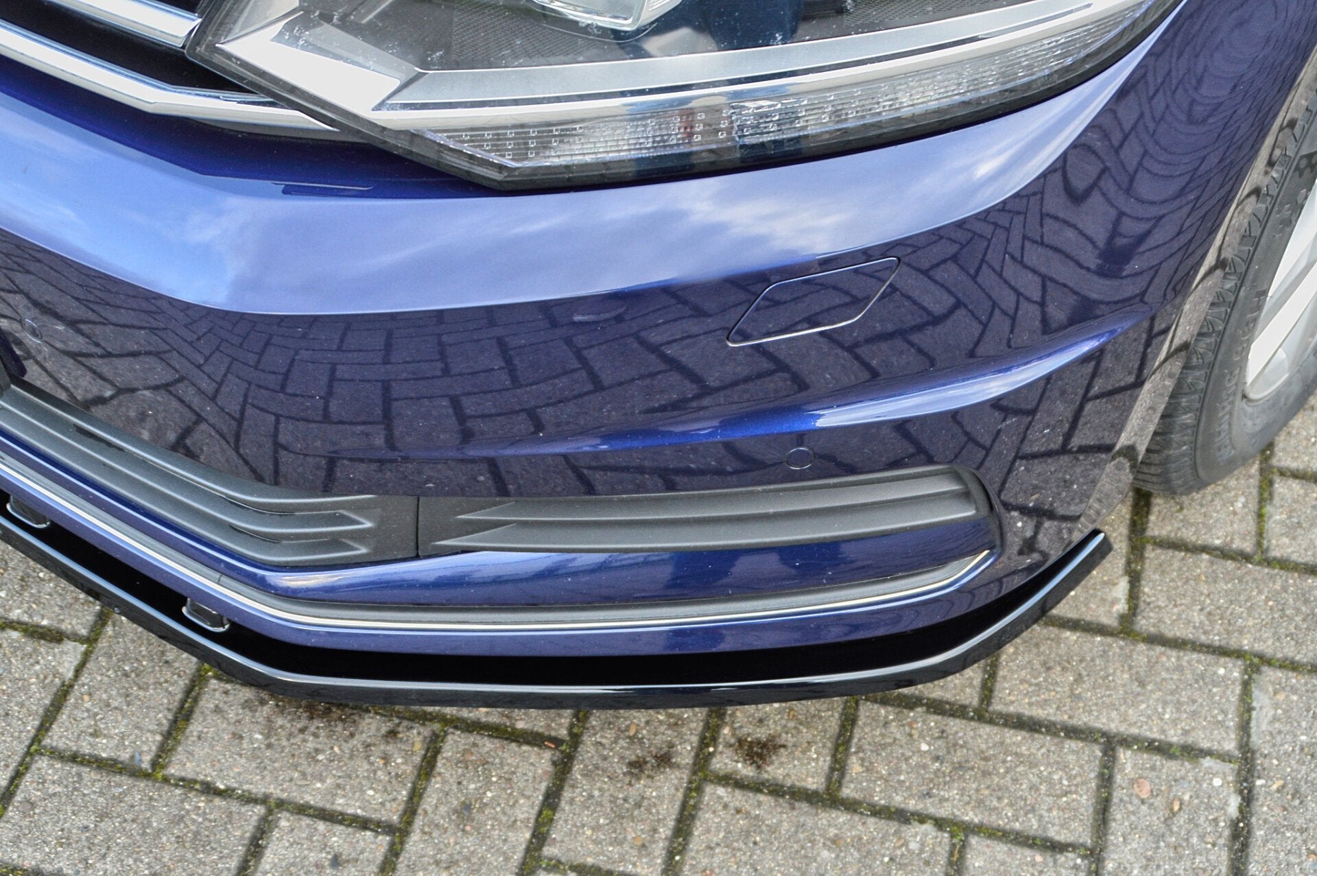 Cuplippe aus ABS für VW Touran 5T Schwarz Matt