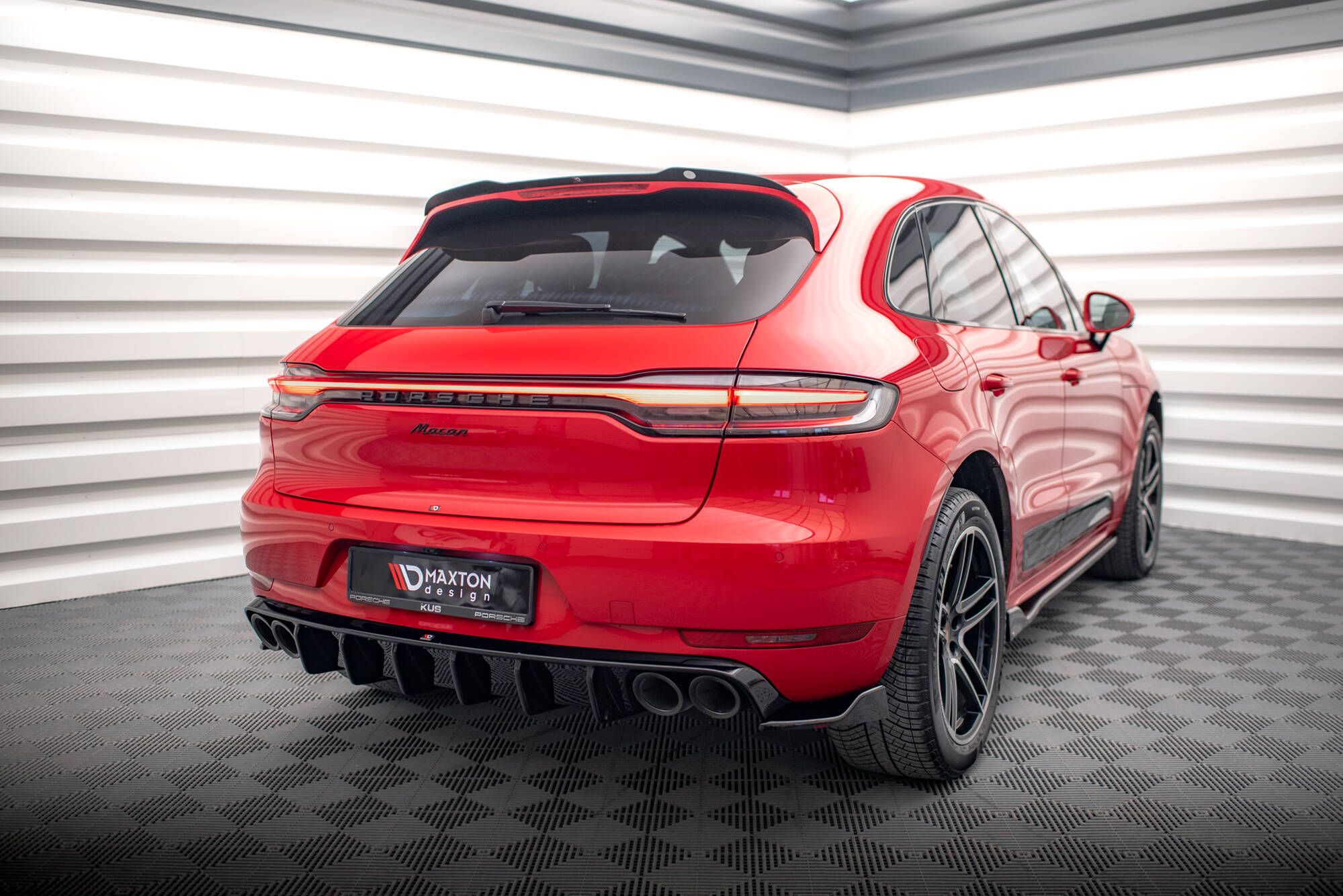 Street+ Heck Ansatz Flaps V.2 passend für Porsche Macan Mk1 schwarz Hochglanz