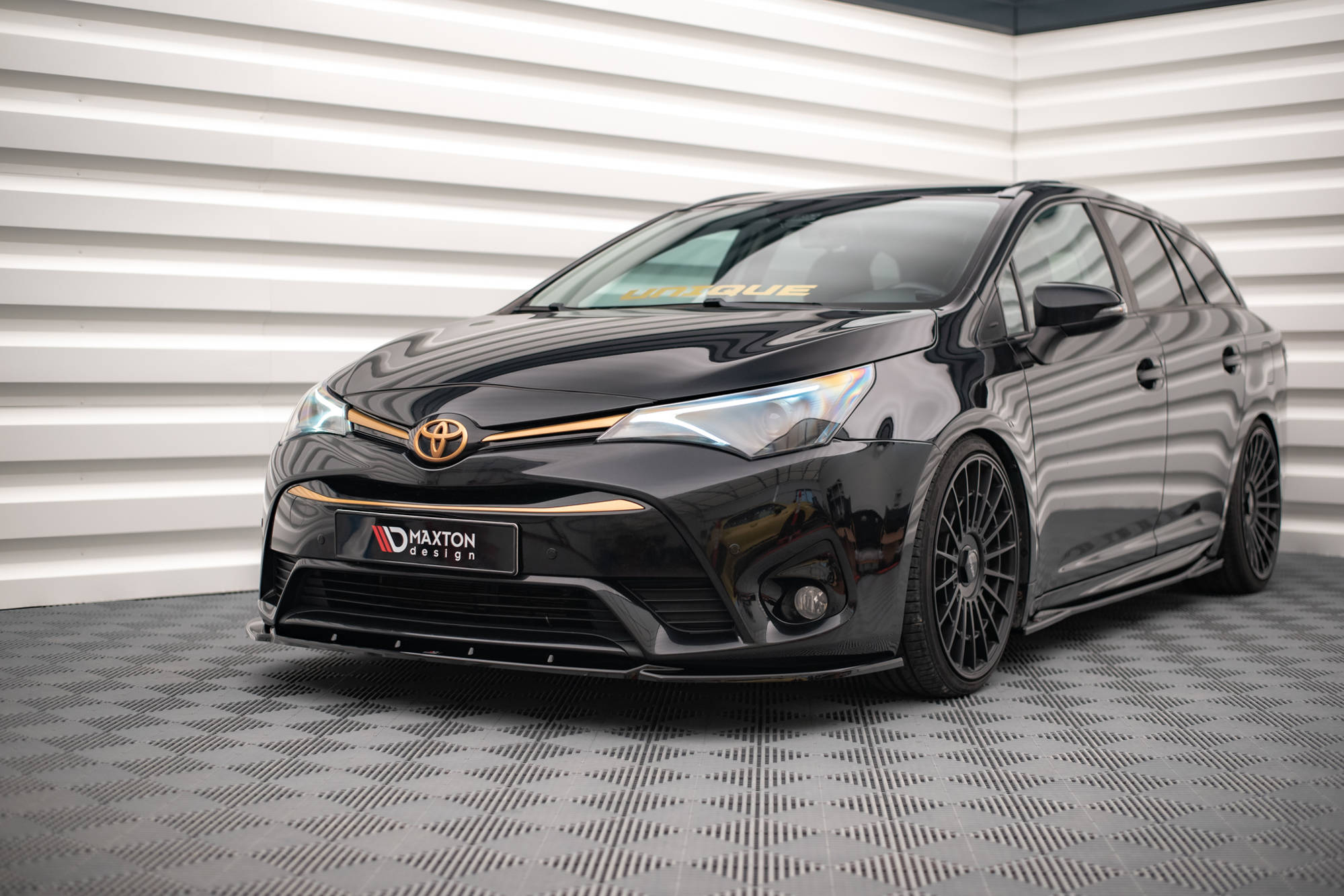 Street+ Spoilerlippe Front Ansatz V.2 passend für Toyota Avensis Mk3 FL schwarz Hochglanz