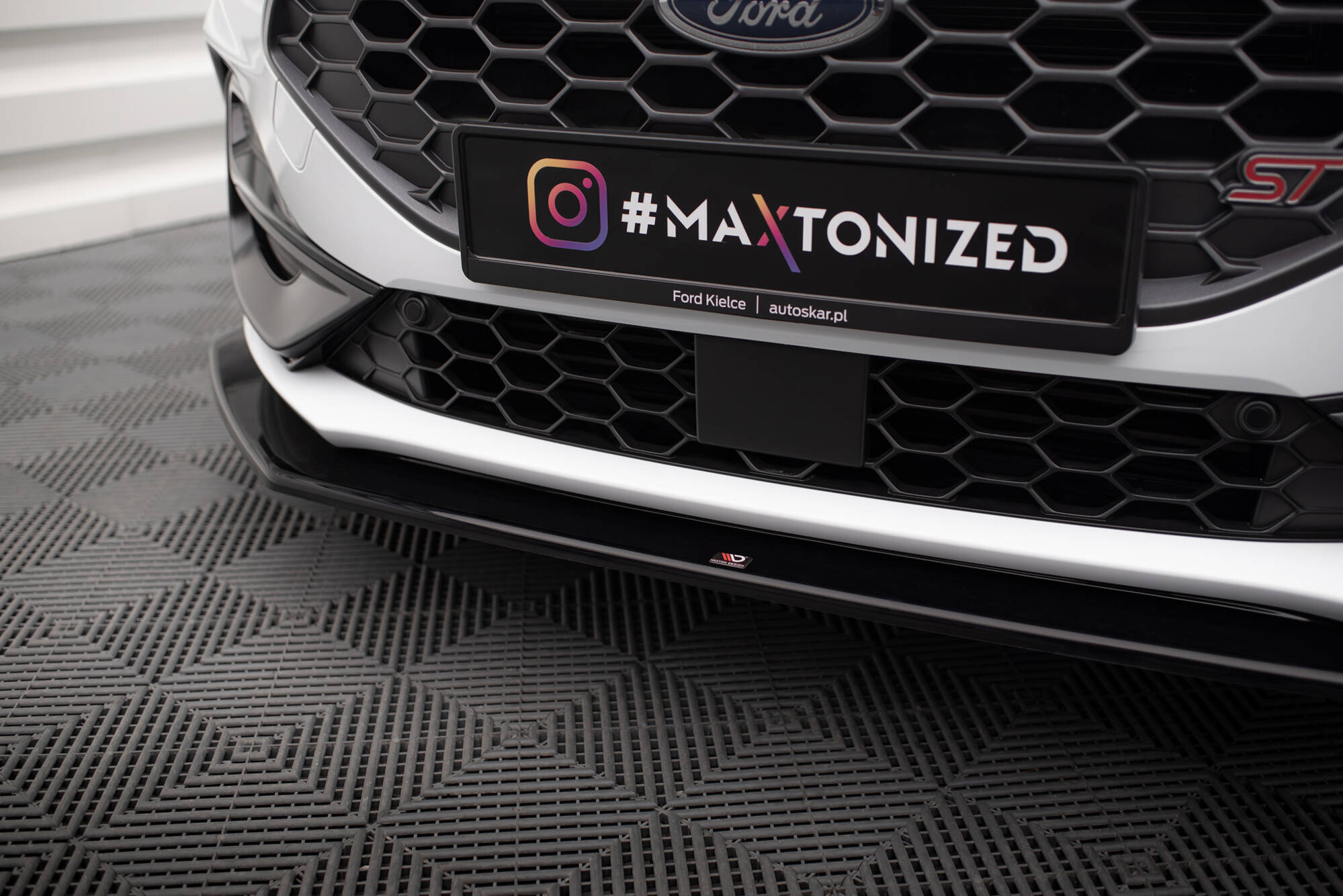 Front Ansatz V.6 für Ford Focus ST / ST-Line Mk4 Facelift schwarz Hochglanz