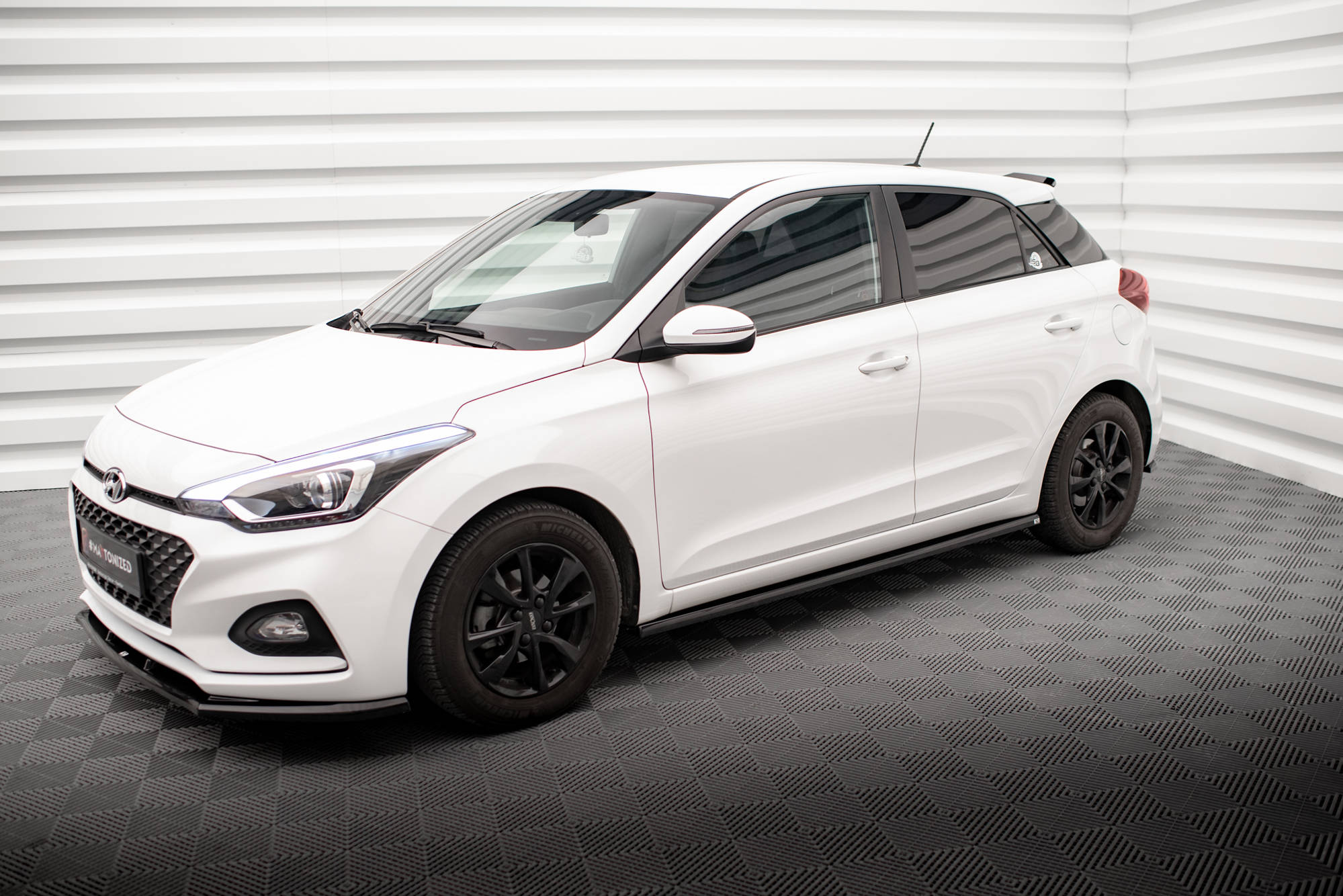 Street+ Seitenschweller Leisten passend für Hyundai I20 Mk2 FL schwarz Hochglanz