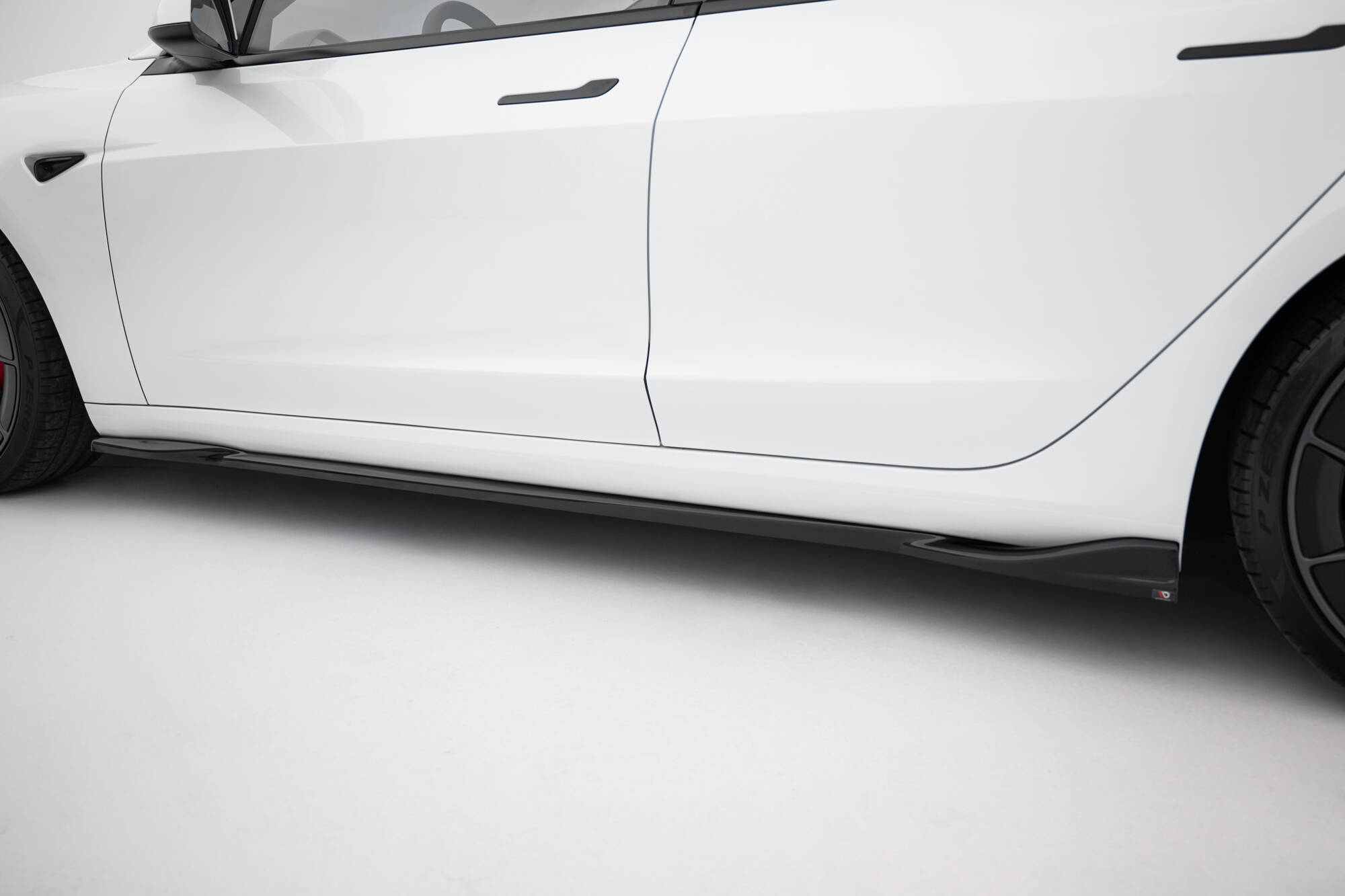 Seitenschweller Ansatz Paar V.1 passend für Tesla Model 3 Performance Mk1 FL schwarz Hochglanz