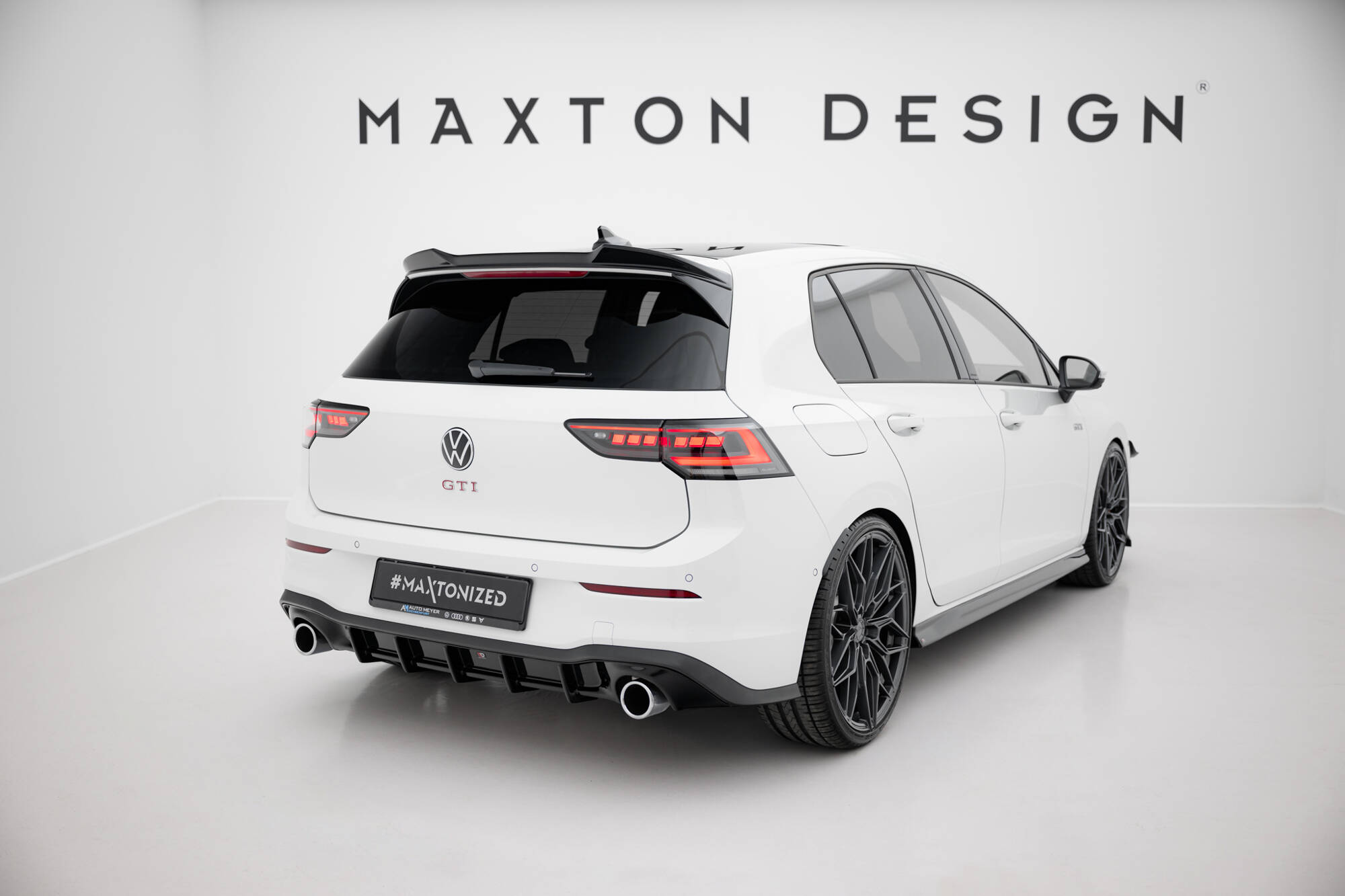 Street+ Heck Ansatz Diffusor V.3 passend für VW Golf GTI Mk8 schwarz Hochglanz