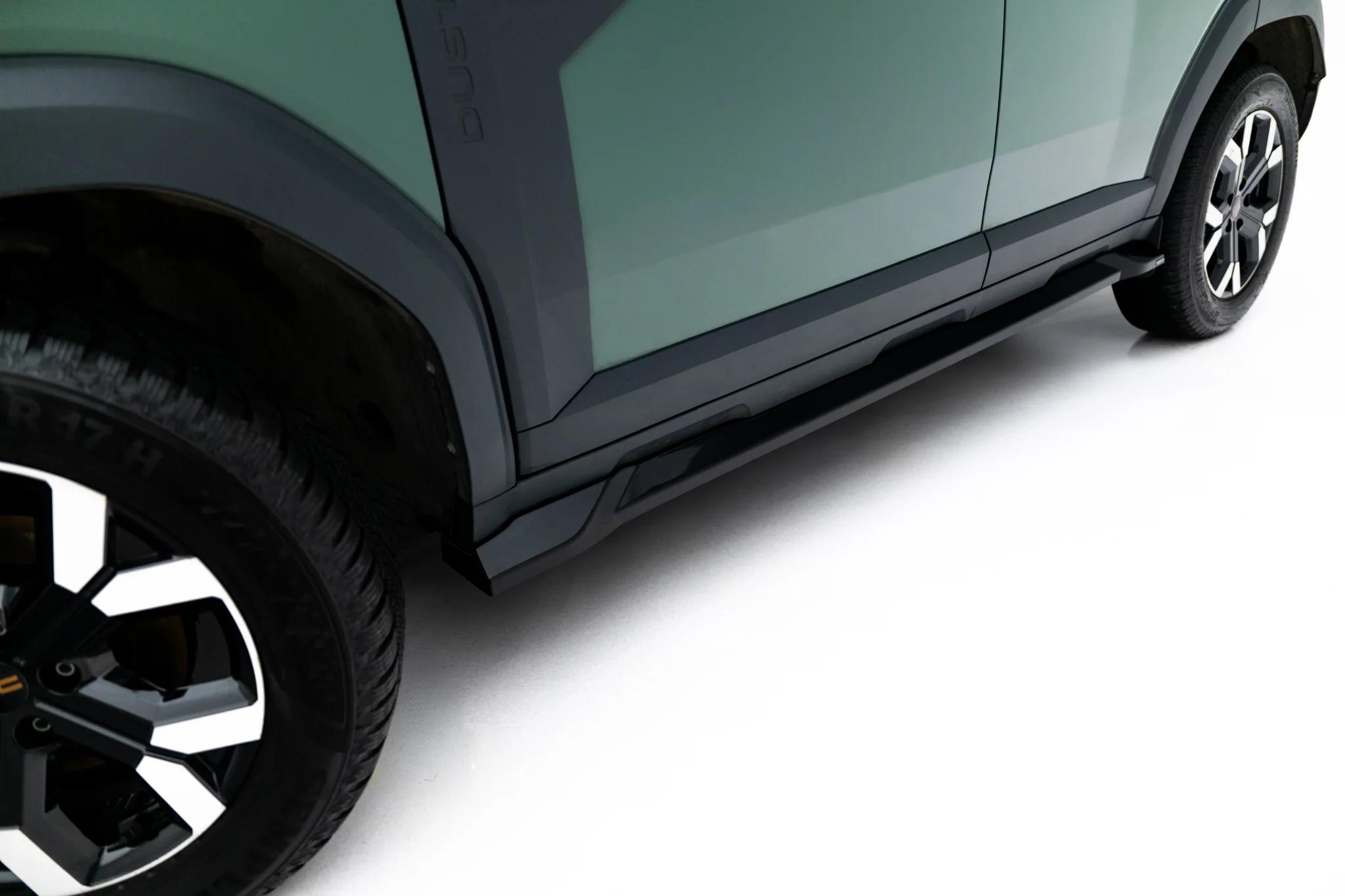 Street+ Seitenschweller Leisten passend für Dacia Duster Mk3 schwarz Hochglanz