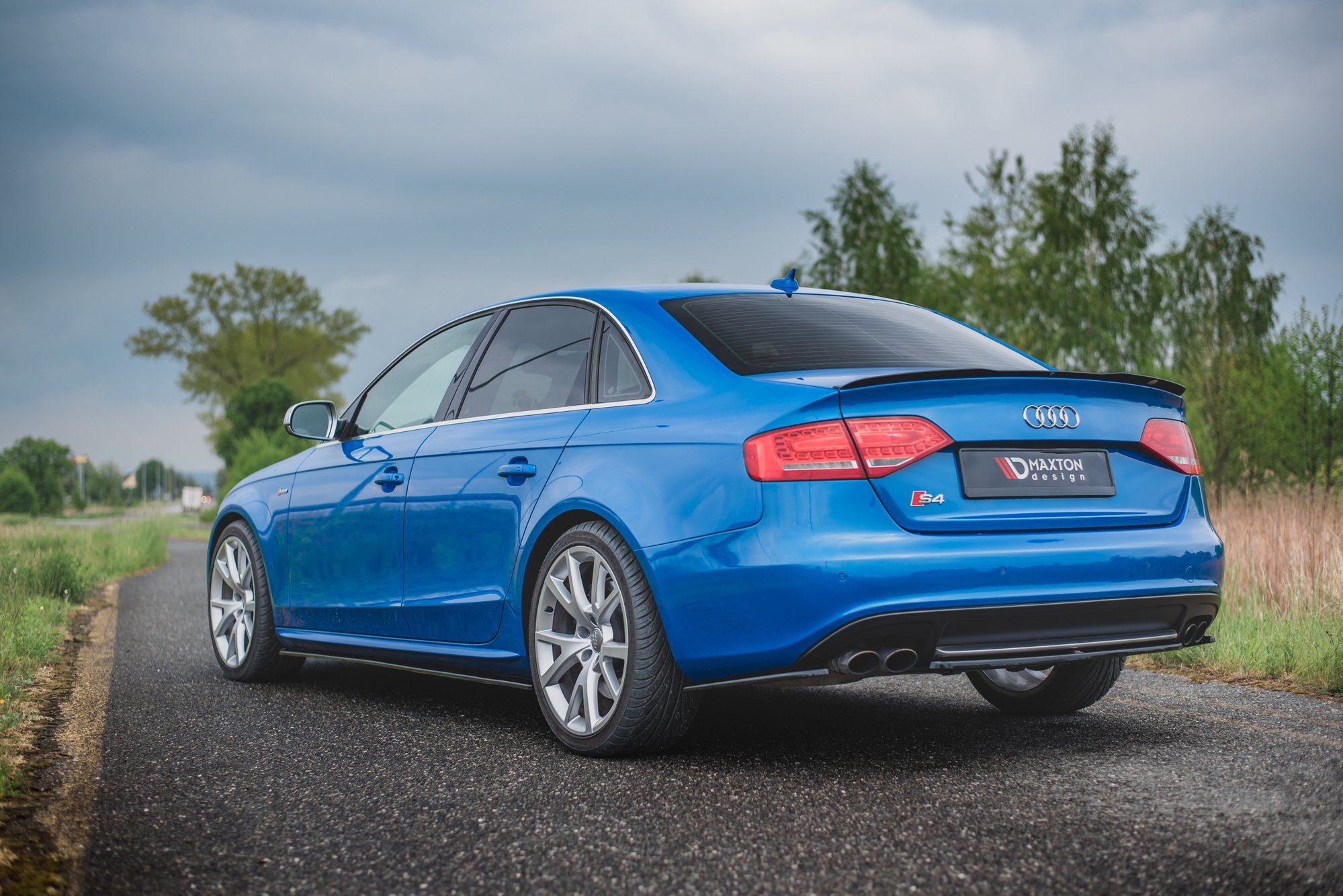 Heck Ansatz Flaps Diffusor für Audi S4 / A4 S-Line B8 Limousine schwarz Hochglanz