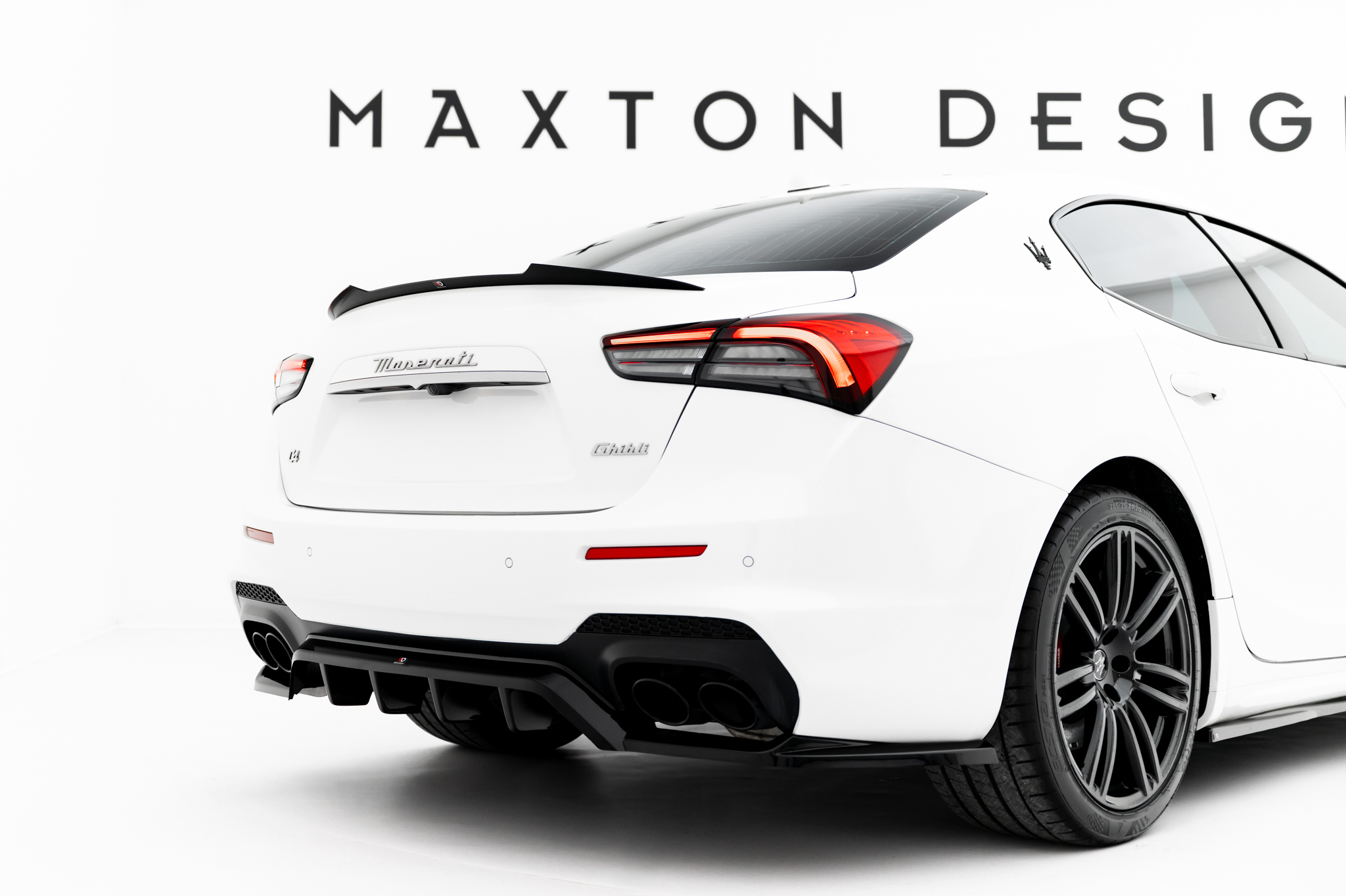 Diffusor Heckansatz passend für Maserati Ghibli Modena Mk3 FL schwarz Hochglanz
