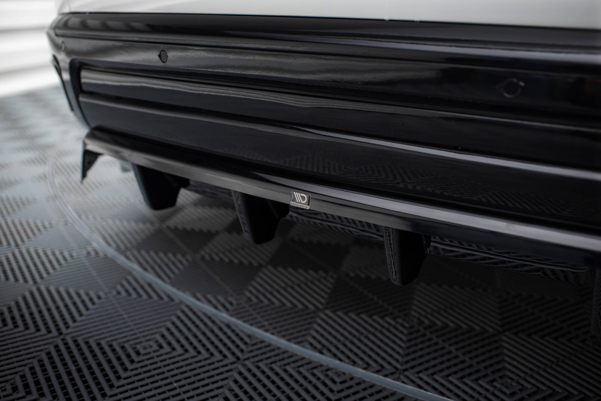 Diffusor Heckansatz passend für Rolls Royce Cullinan schwarz Hochglanz