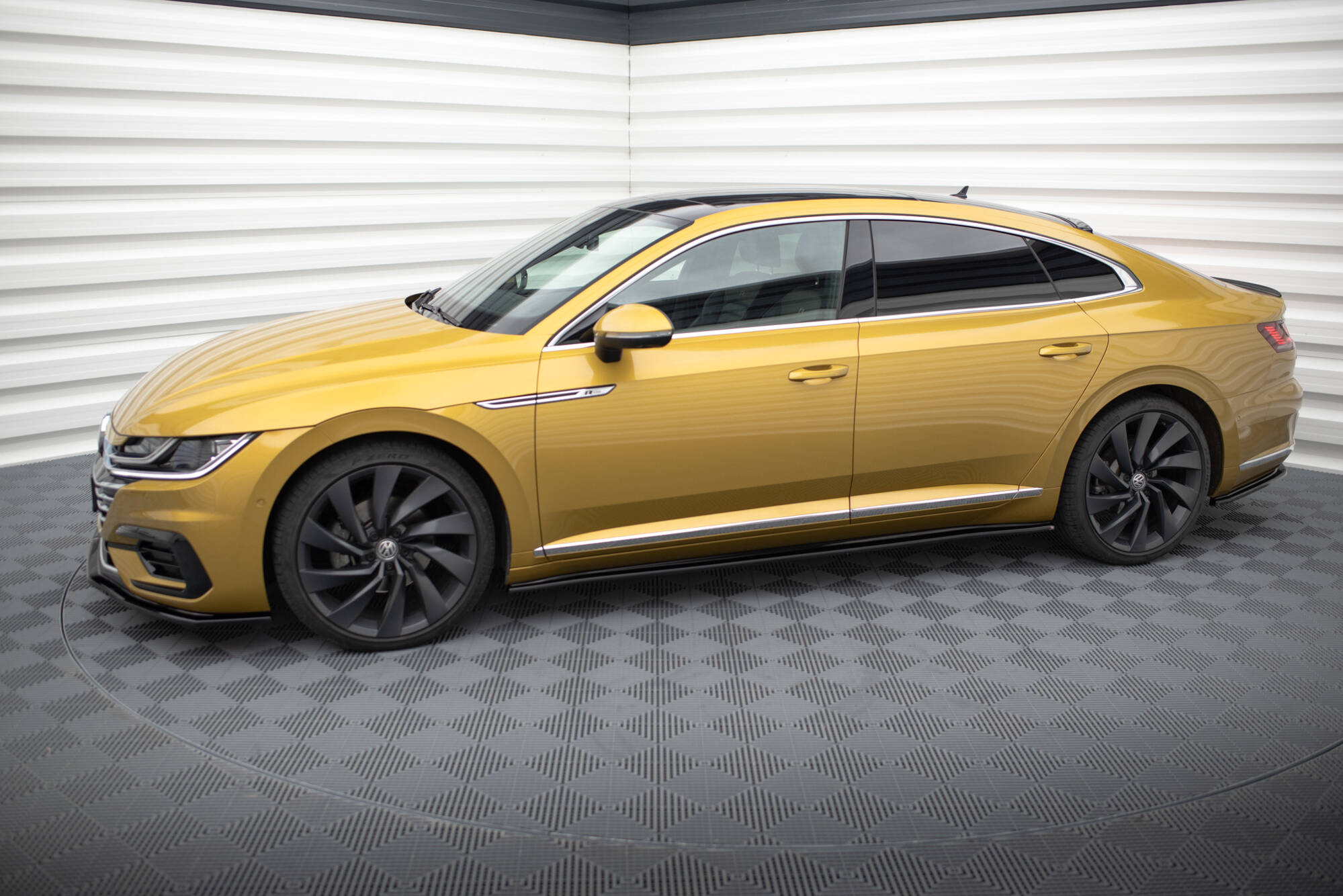 Street+ Seitenschweller Leisten passend für VW Arteon R-Line Limousine / Shooting Brake Mk1 schwarz Hochglanz