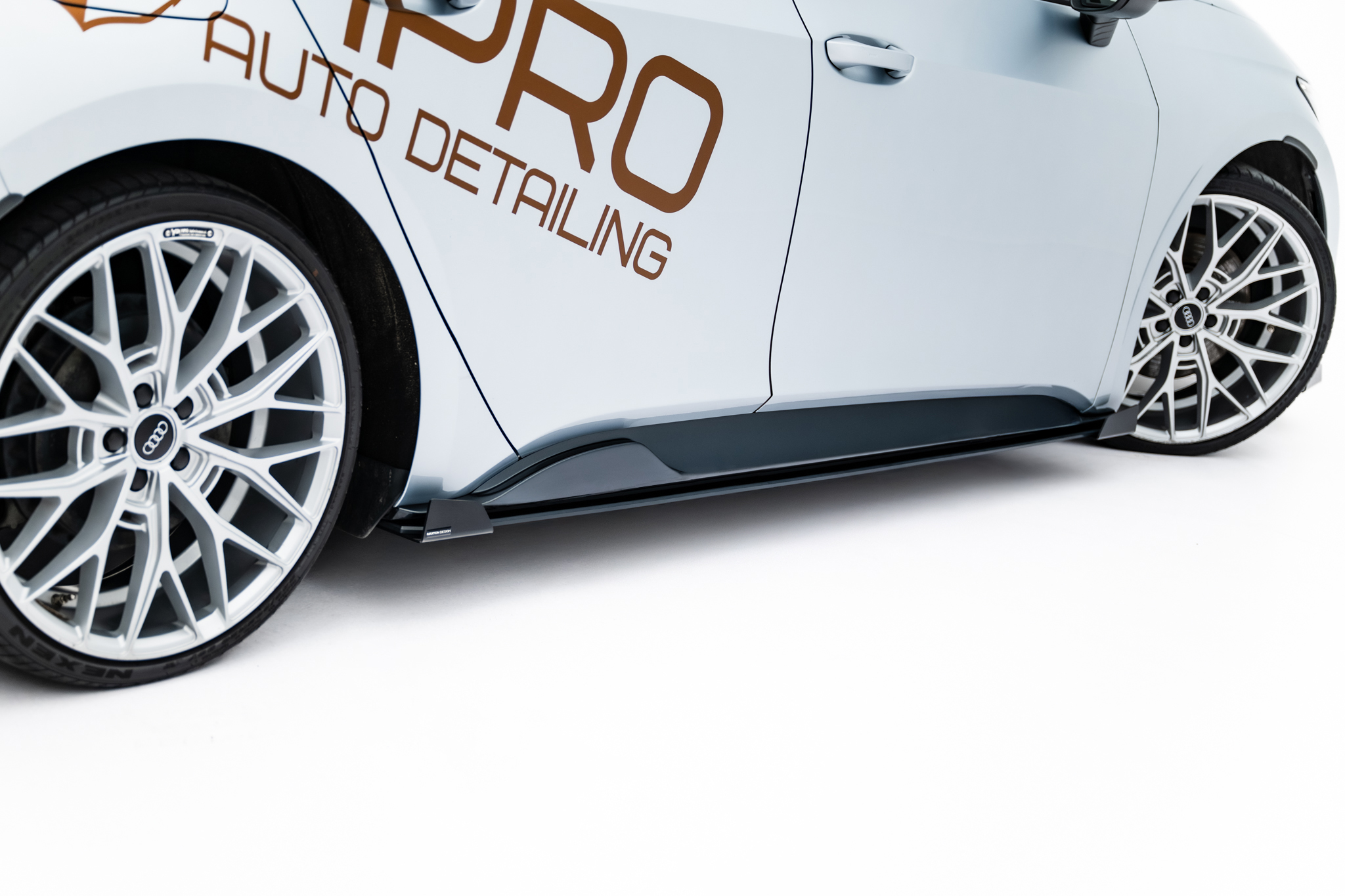 Seitenschweller Flaps passend für CUPRA Born Mk1 schwarz Hochglanz