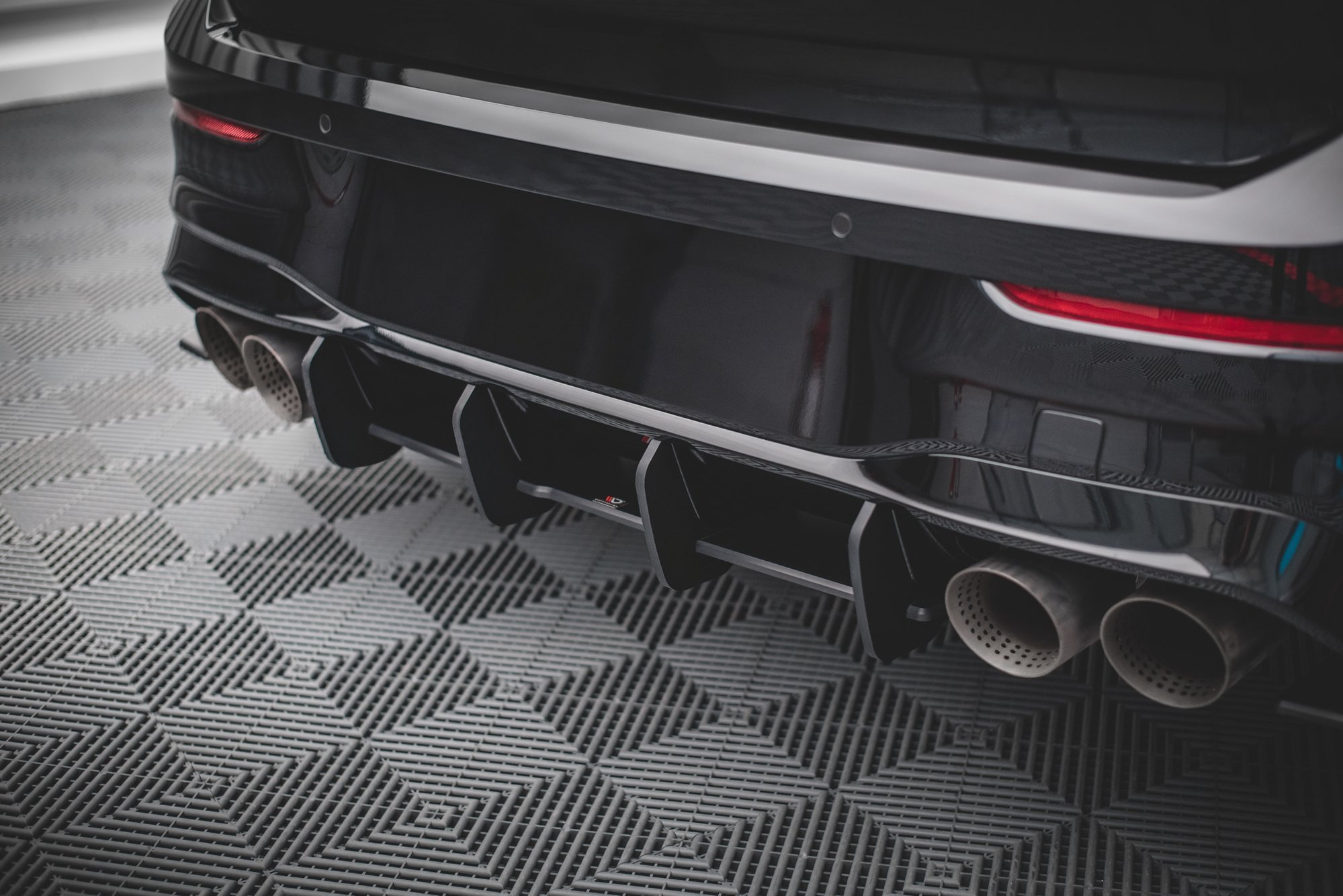 Street Pro Heckschürze Heck Ansatz Diffusor passend für VW Golf R Mk8 rot