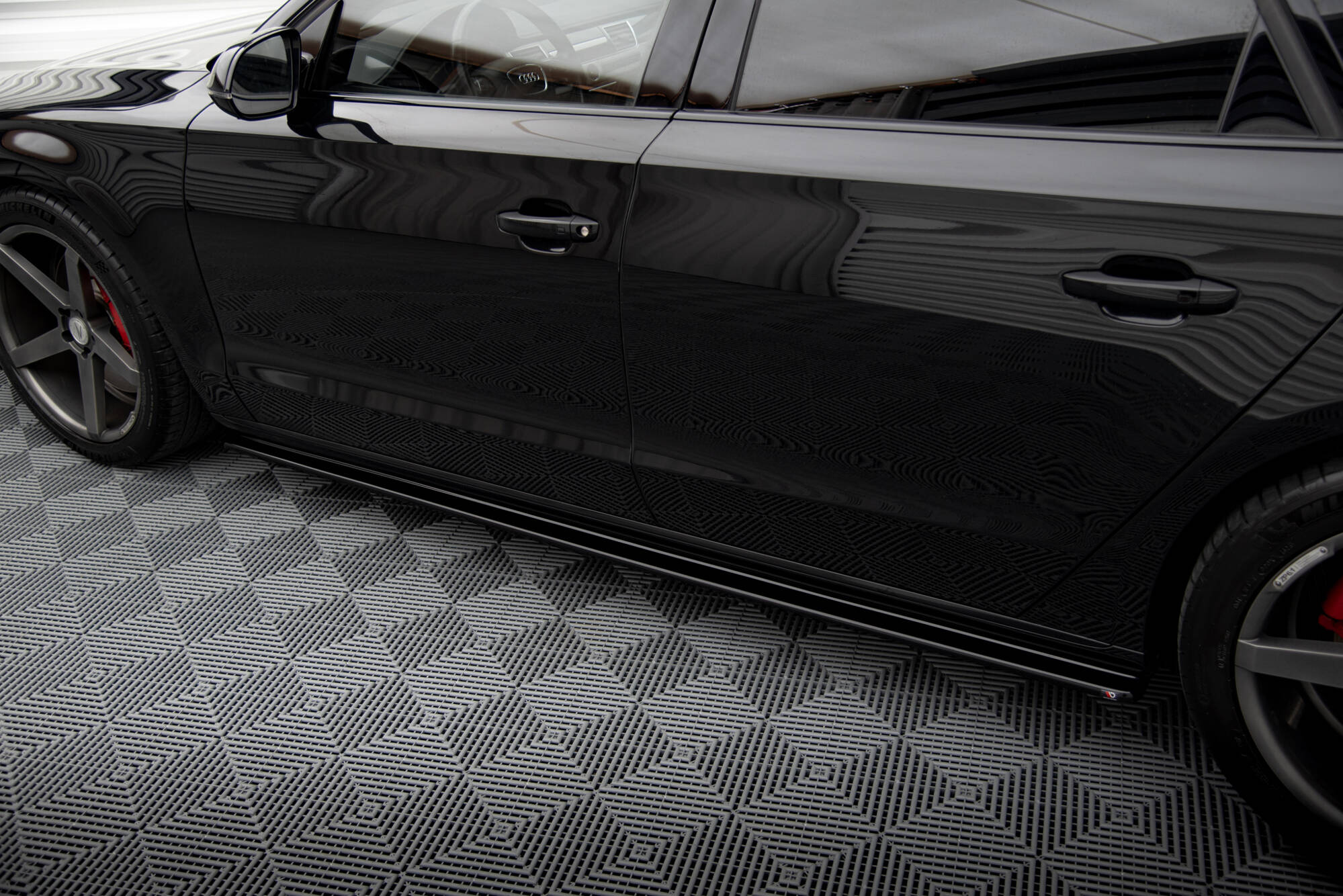 Seitenschweller Ansatz für Audi A8 D4 schwarz Hochglanz