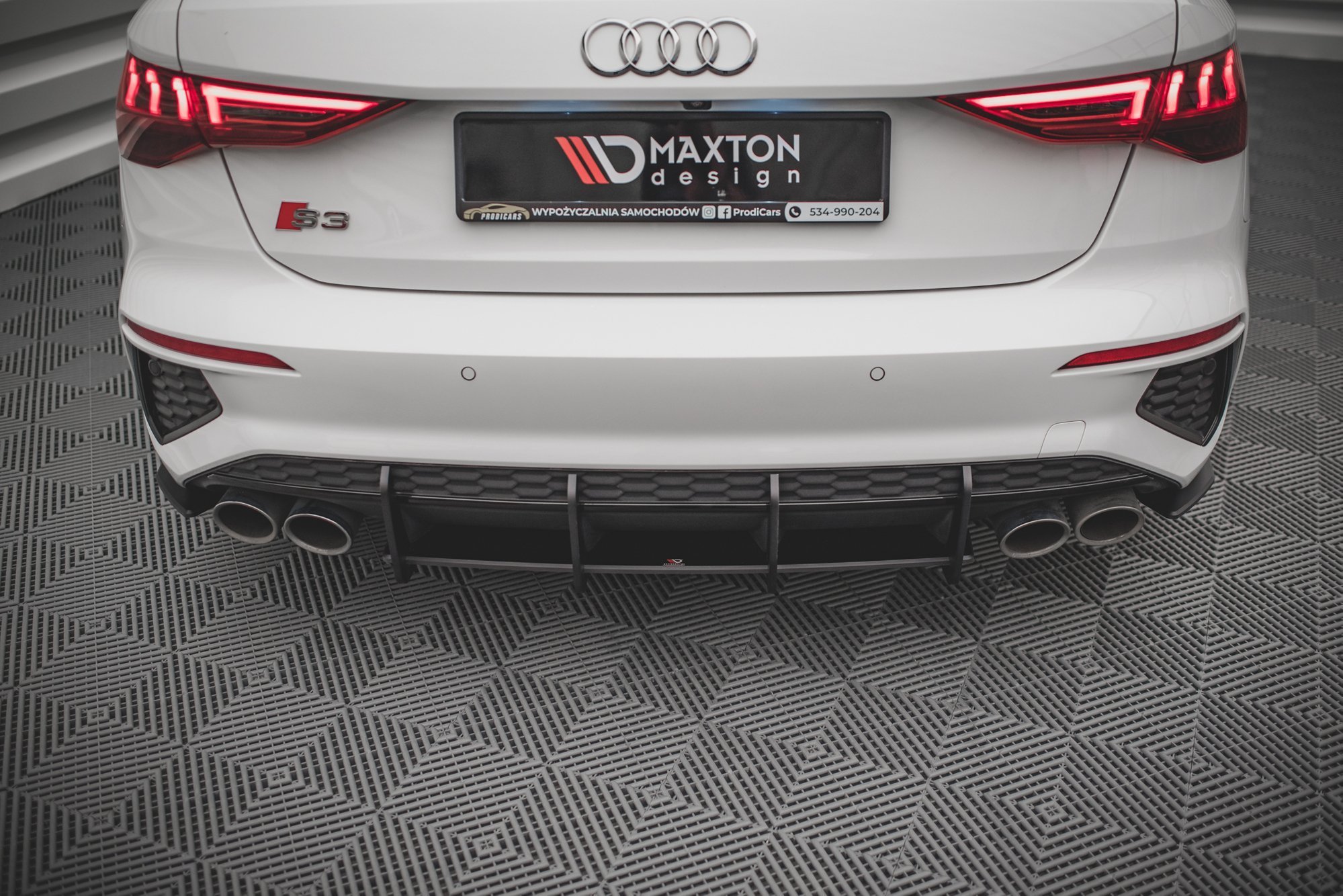 Street Pro Heckschürze Heck Ansatz Diffusor passend für Audi S3 8Y schwarz-rot