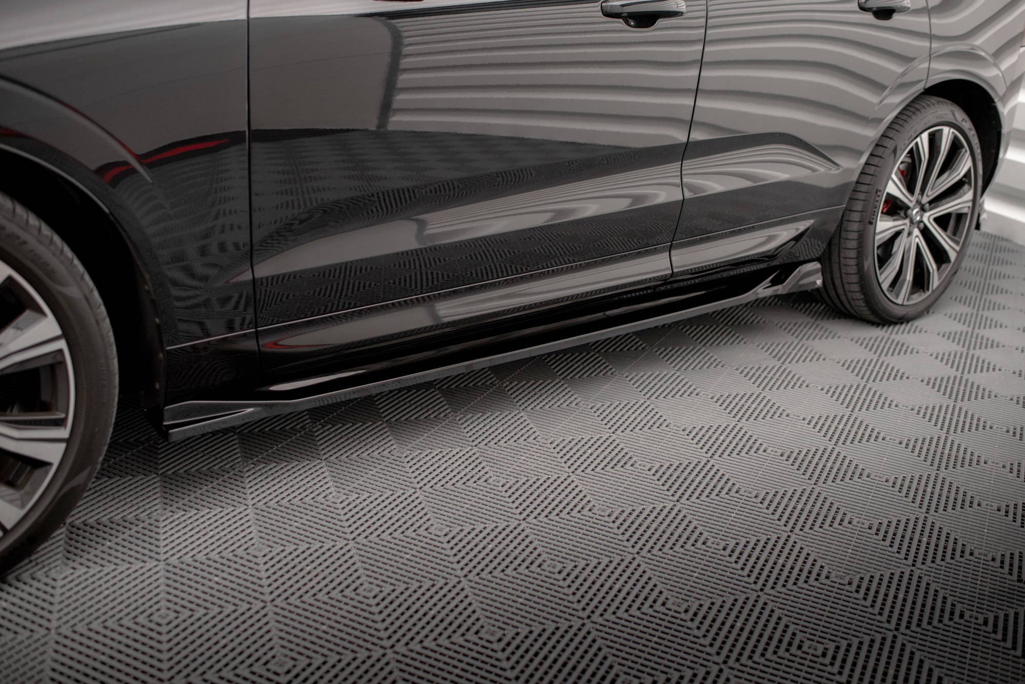Street+ Seitenschweller Leisten passend für Volvo XC60 R-Design Mk2 FL schwarz Hochglanz