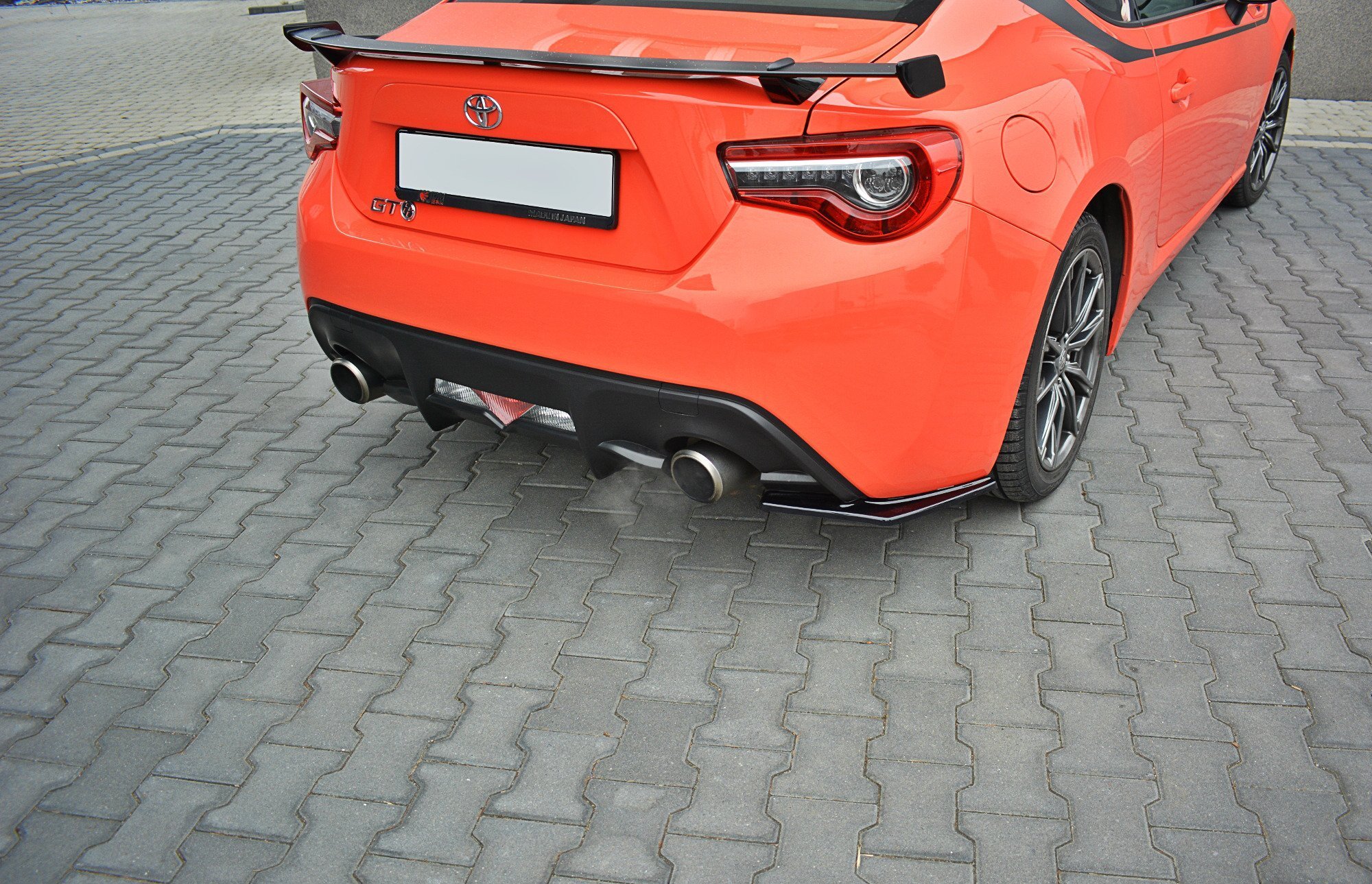 Heck Ansatz Flaps Diffusor V.1 für Toyota GT86 Facelift schwarz Hochglanz
