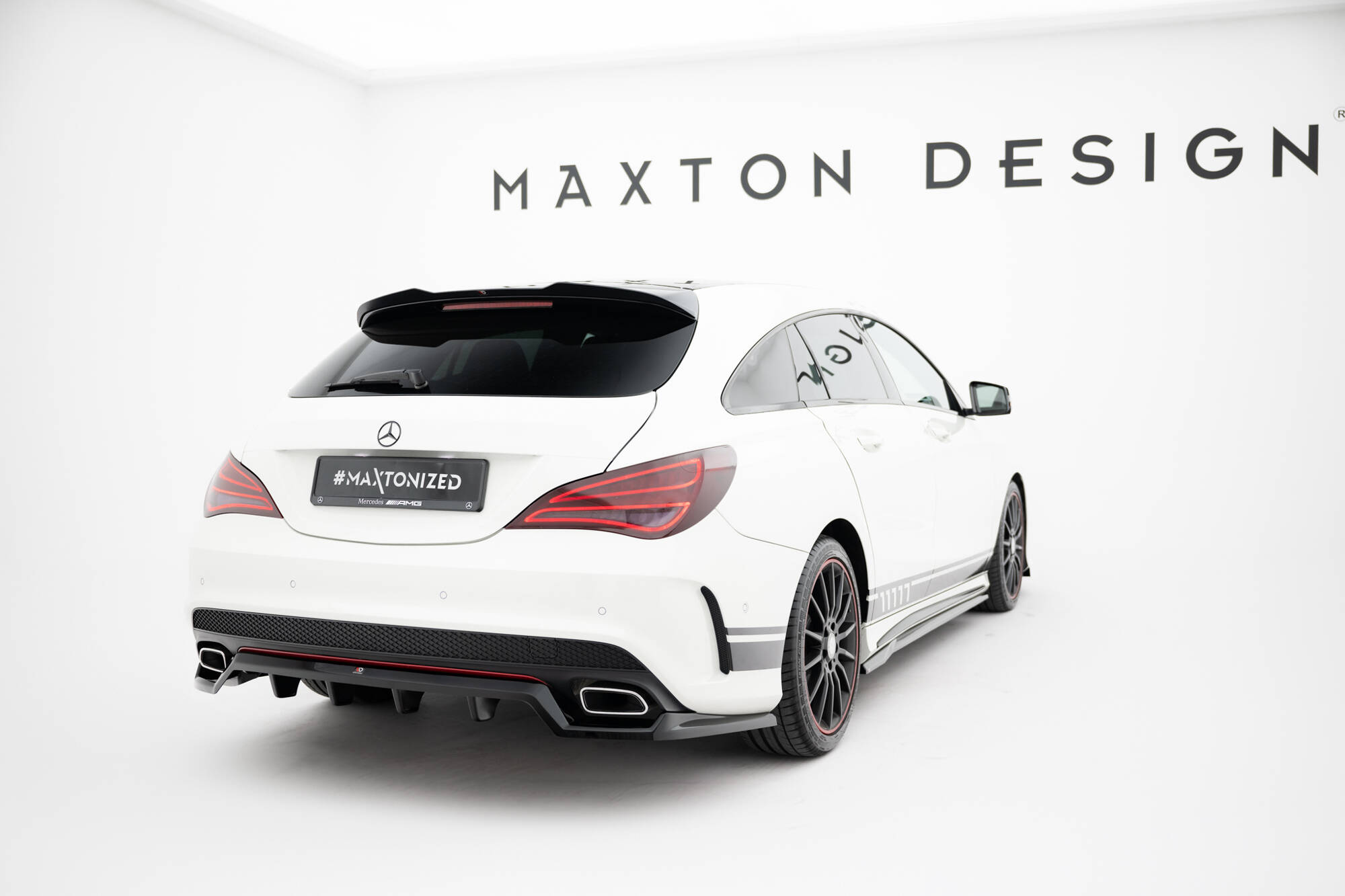 Street+ Mittlerer Diffusor RACE Heck Ansatz passend für Mercedes CLA AMG-Line C117 schwarz Hochglanz