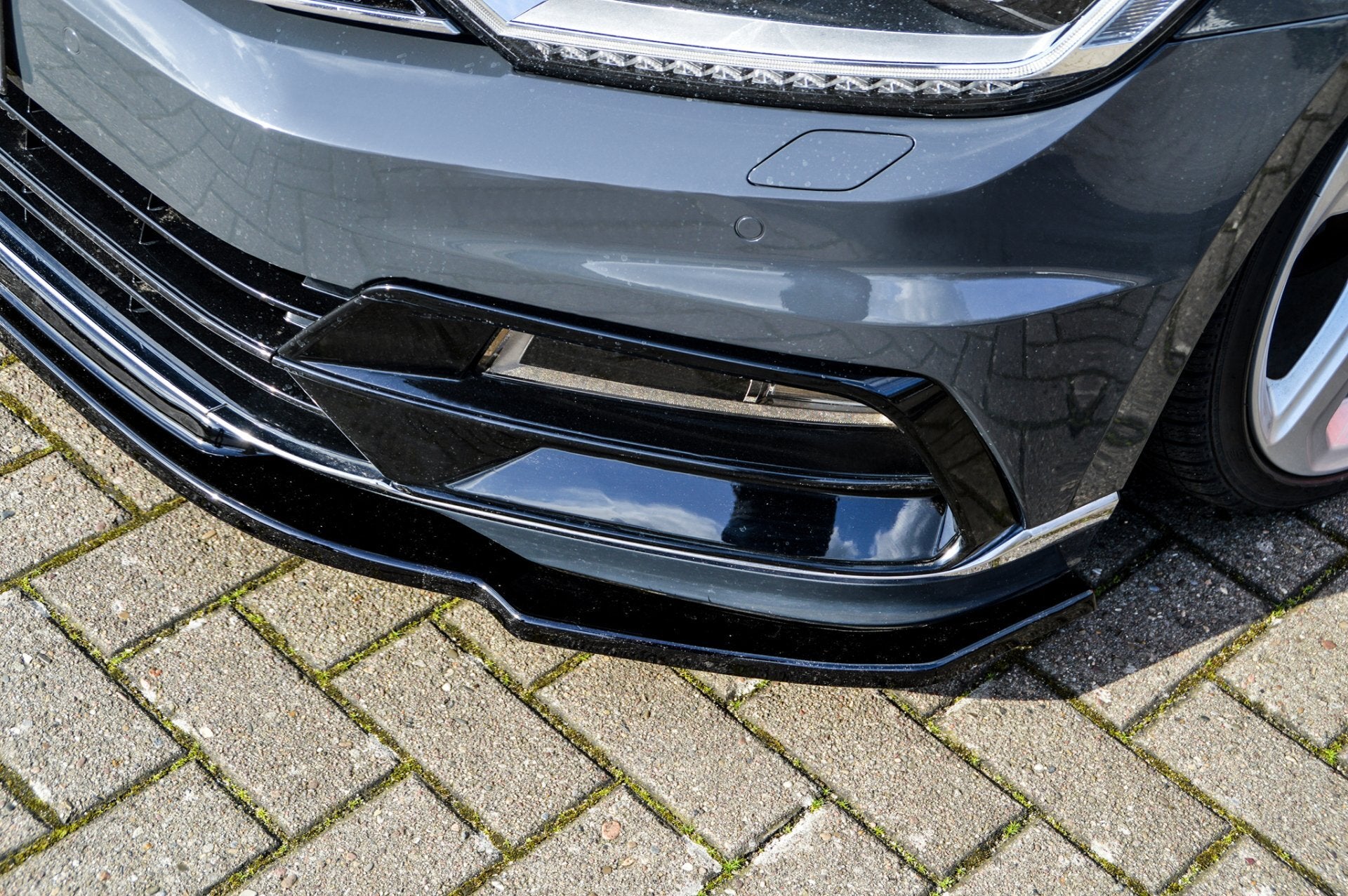 Cup Frontspoilerlippe für VW Passat 3G B8 R-Line Schwarz Glanz