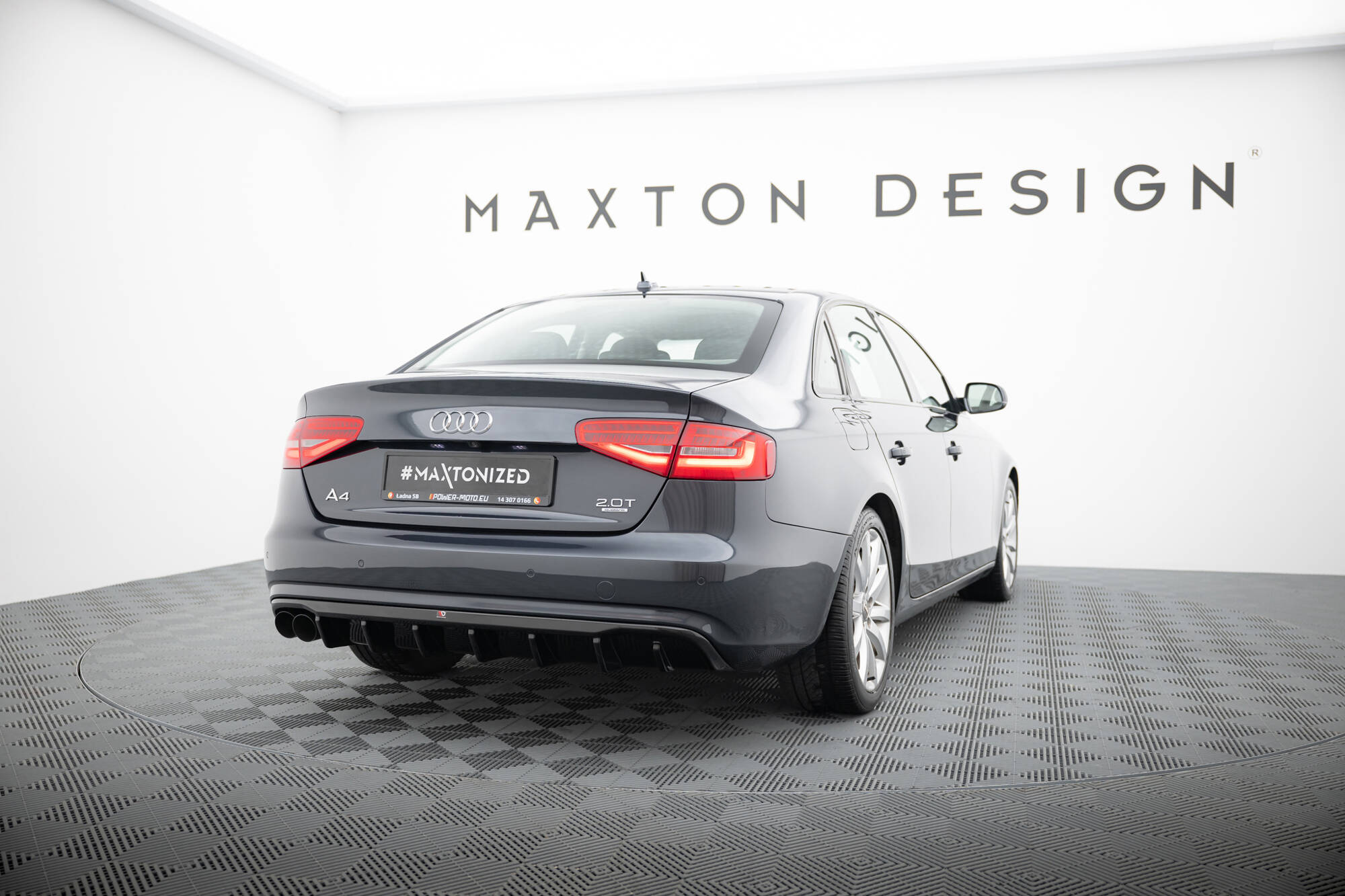Street+ Heck Ansatz Diffusor passend für Audi A4 B8 FL Doppelauspuff li. schwarz Hochglanz